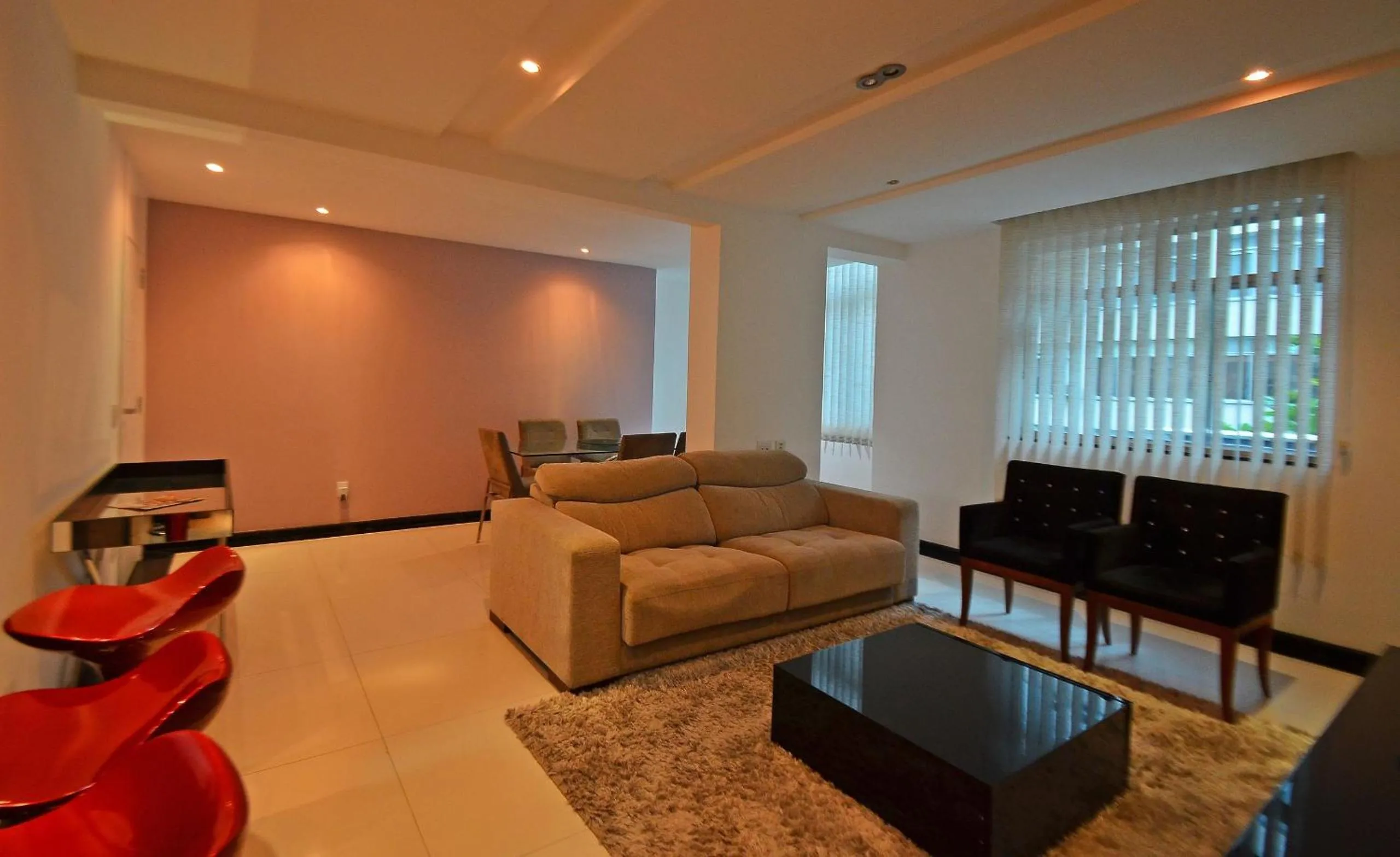 Photo of the whole room in Confortável 3Qts: Vista Lateral Mar