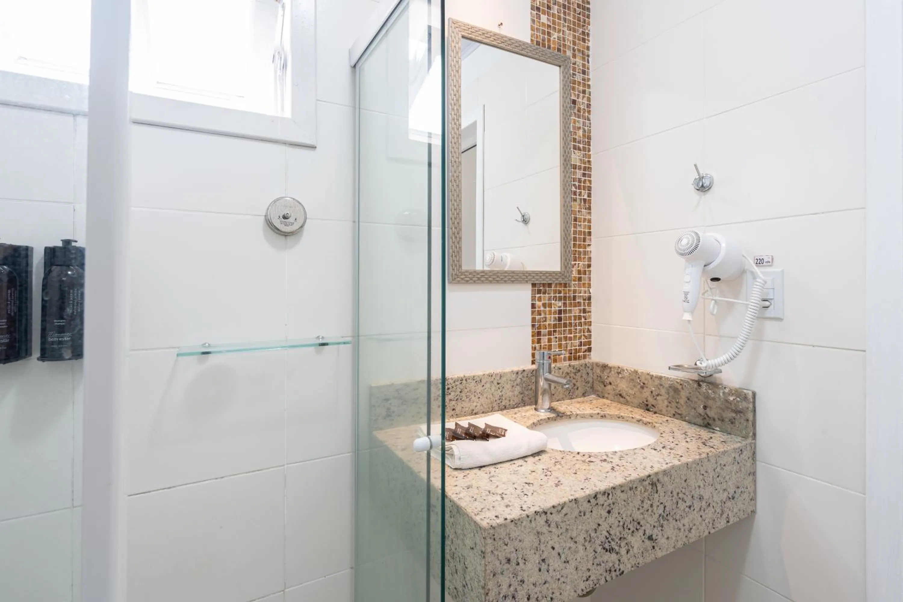 Shower in Pousada Quinta da Baleeira