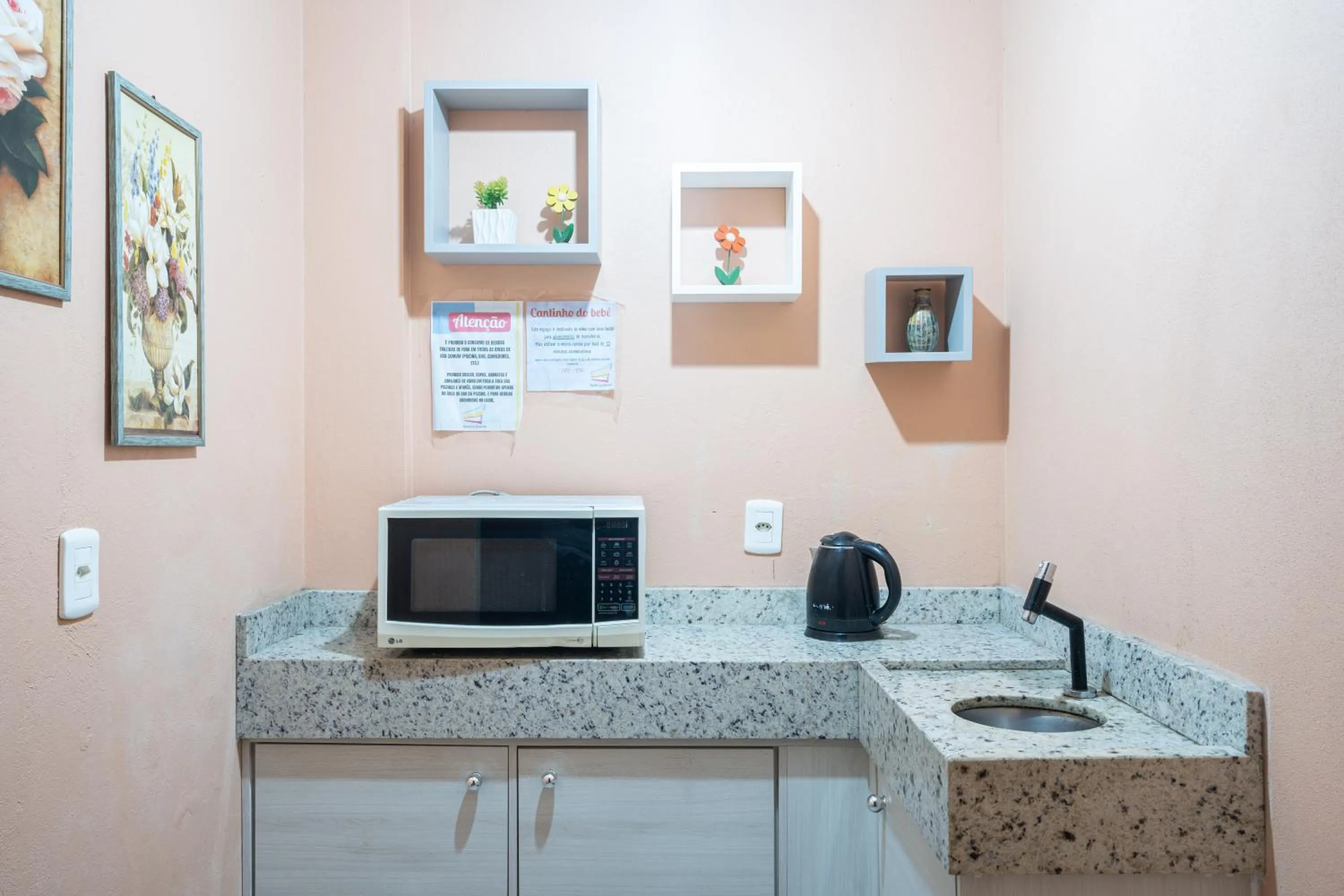 minibar in Pousada Quinta da Baleeira