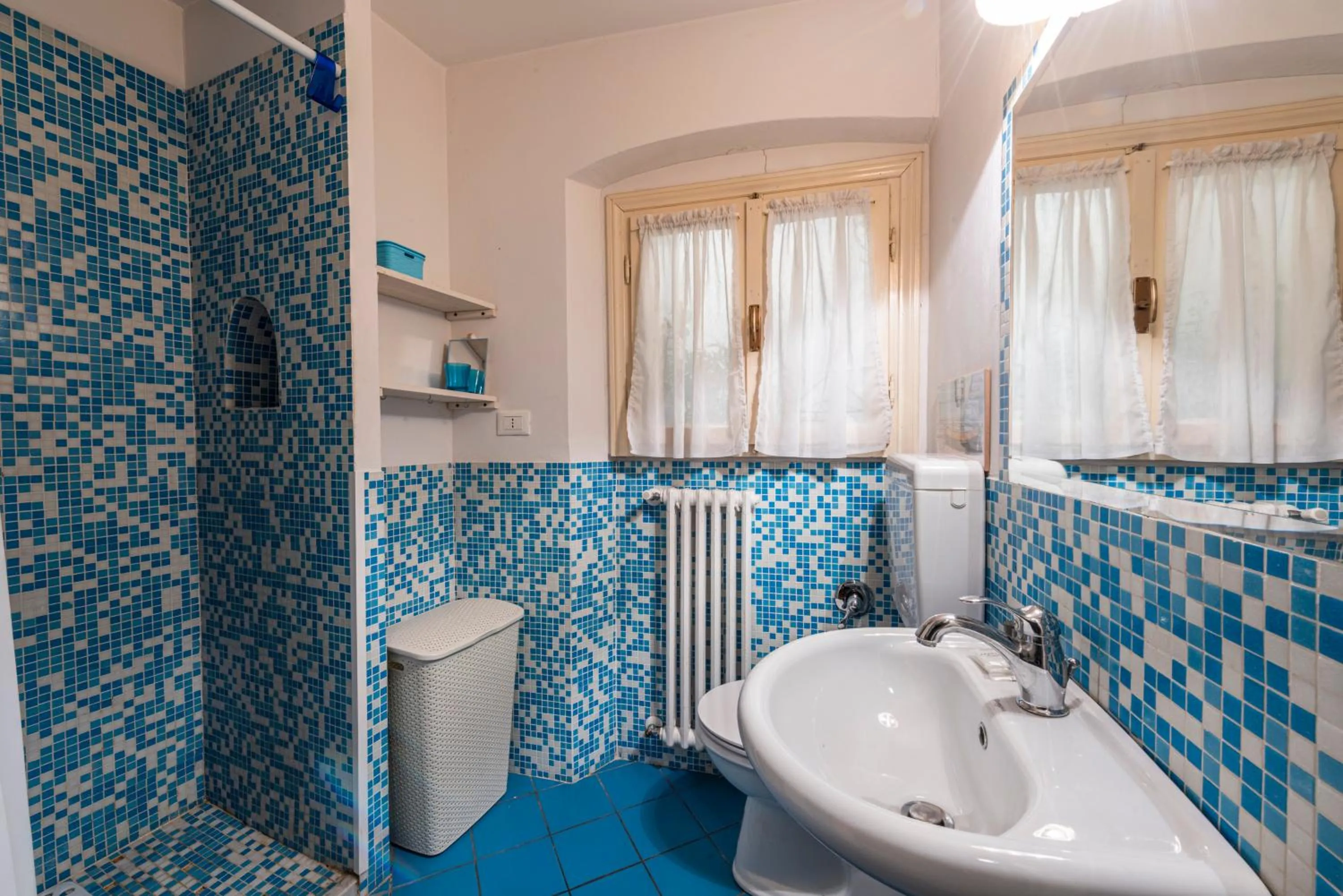 Bathroom in Florence Hideaway by Mmega