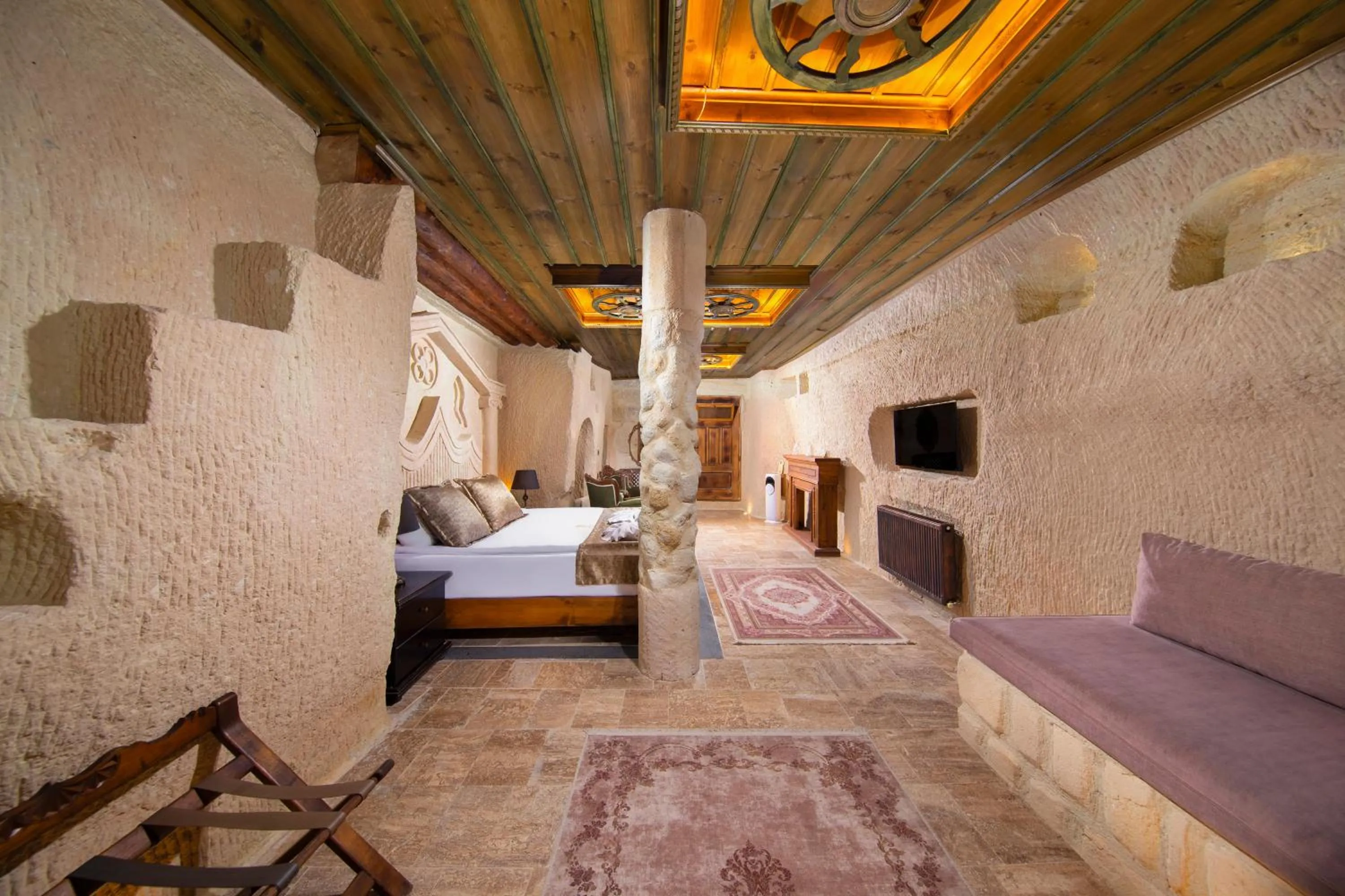 TV and multimedia, Bed in Dionysos Cave Cappadocia Hotel