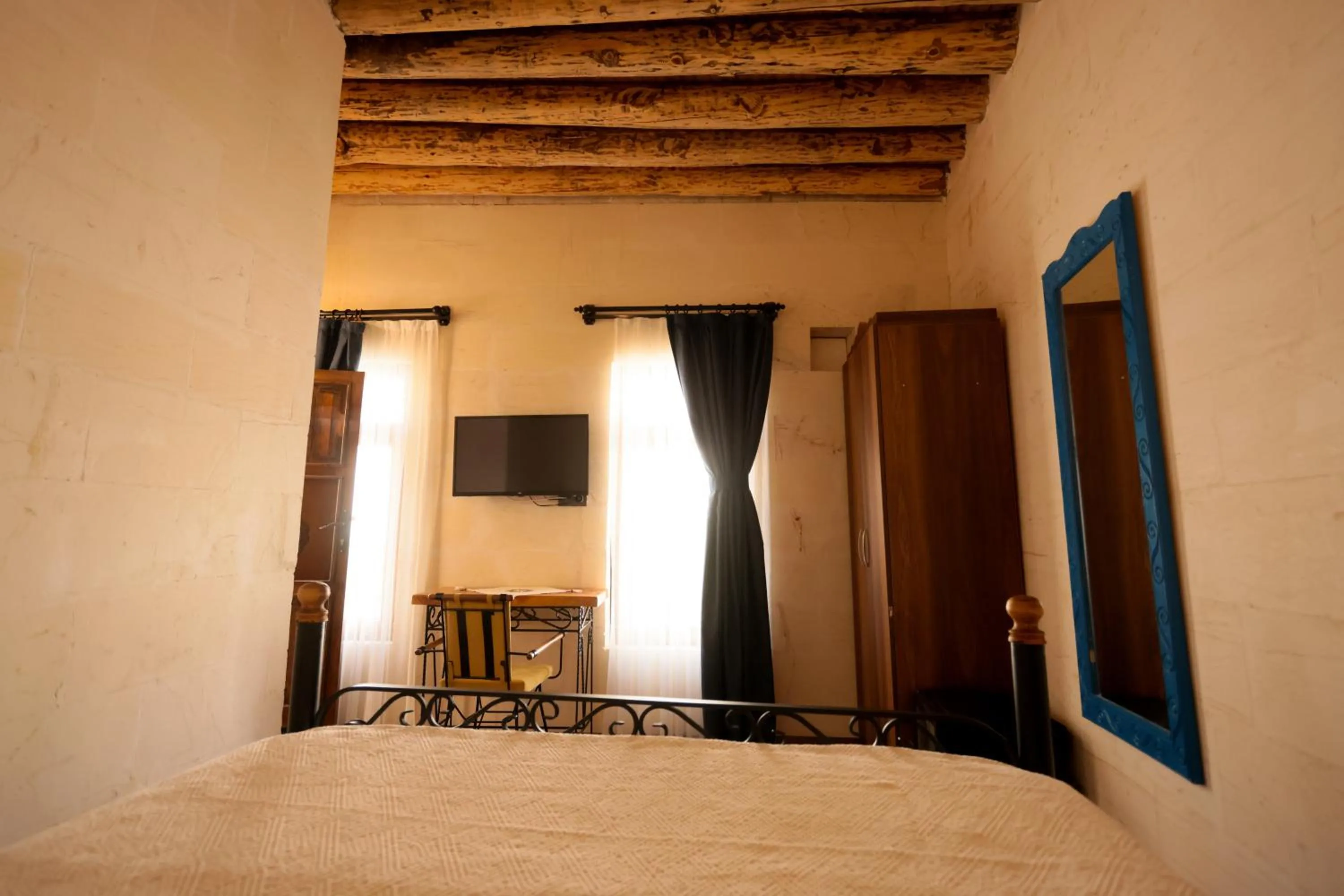 TV and multimedia, Bed in ASTARTE HOTEL