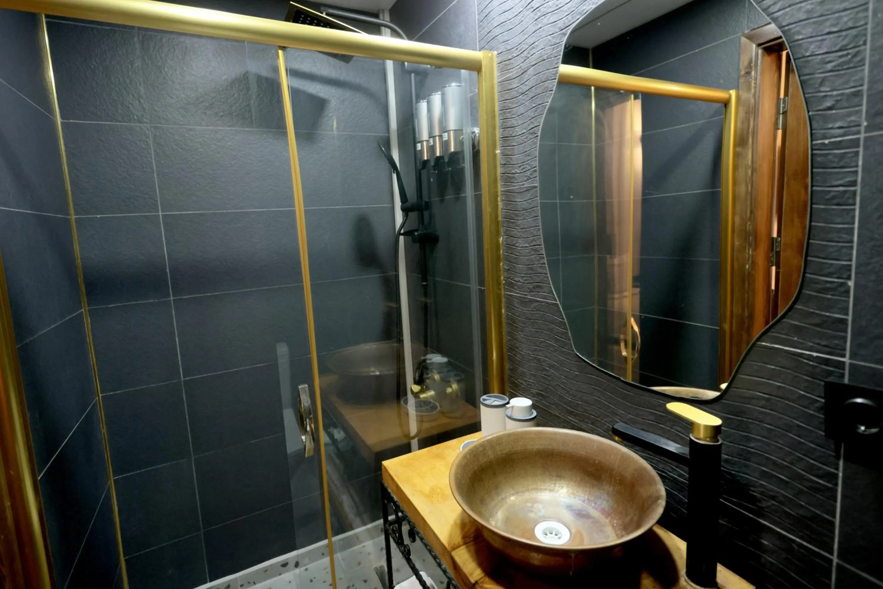 Shower in ASTARTE HOTEL