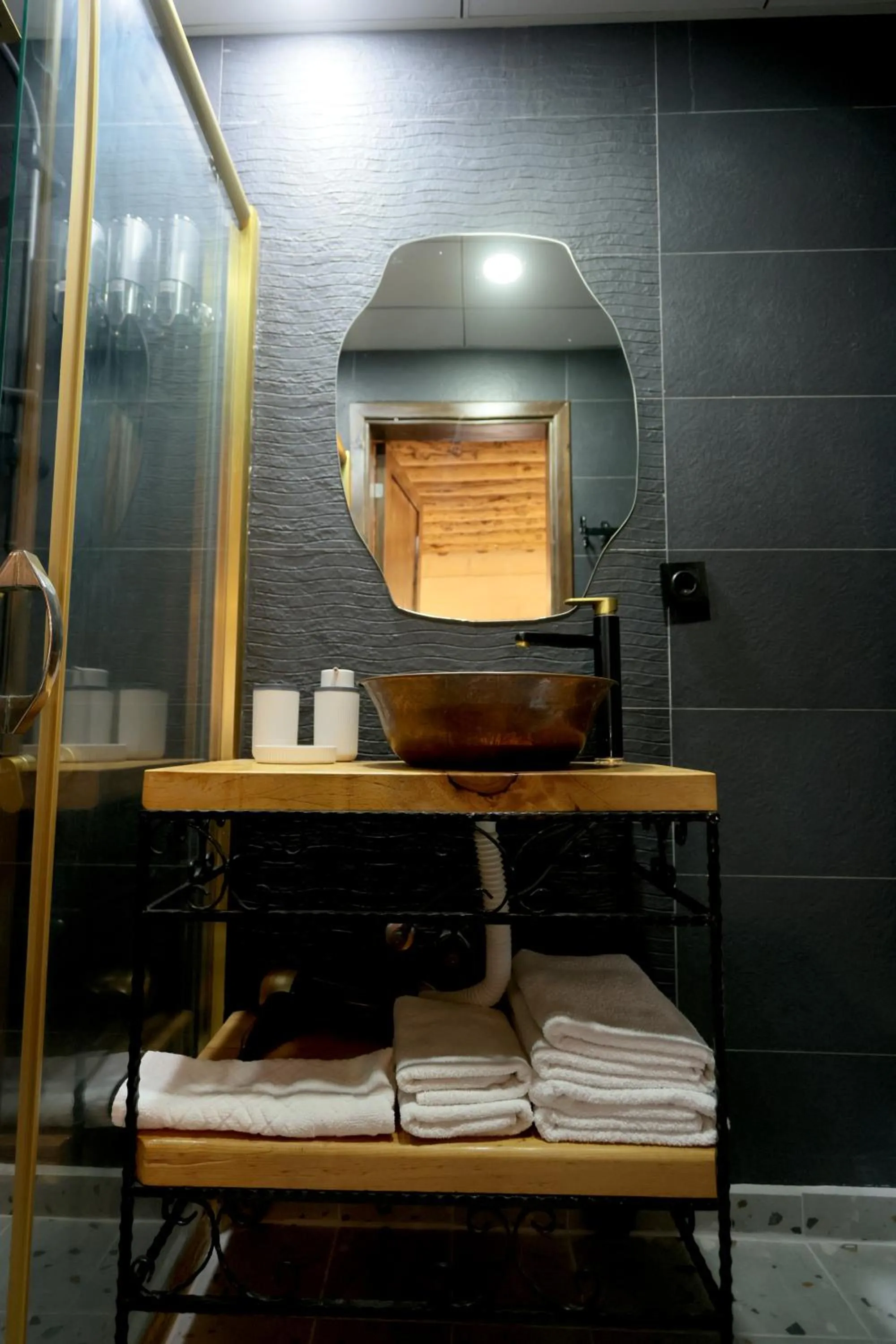Bathroom in ASTARTE HOTEL
