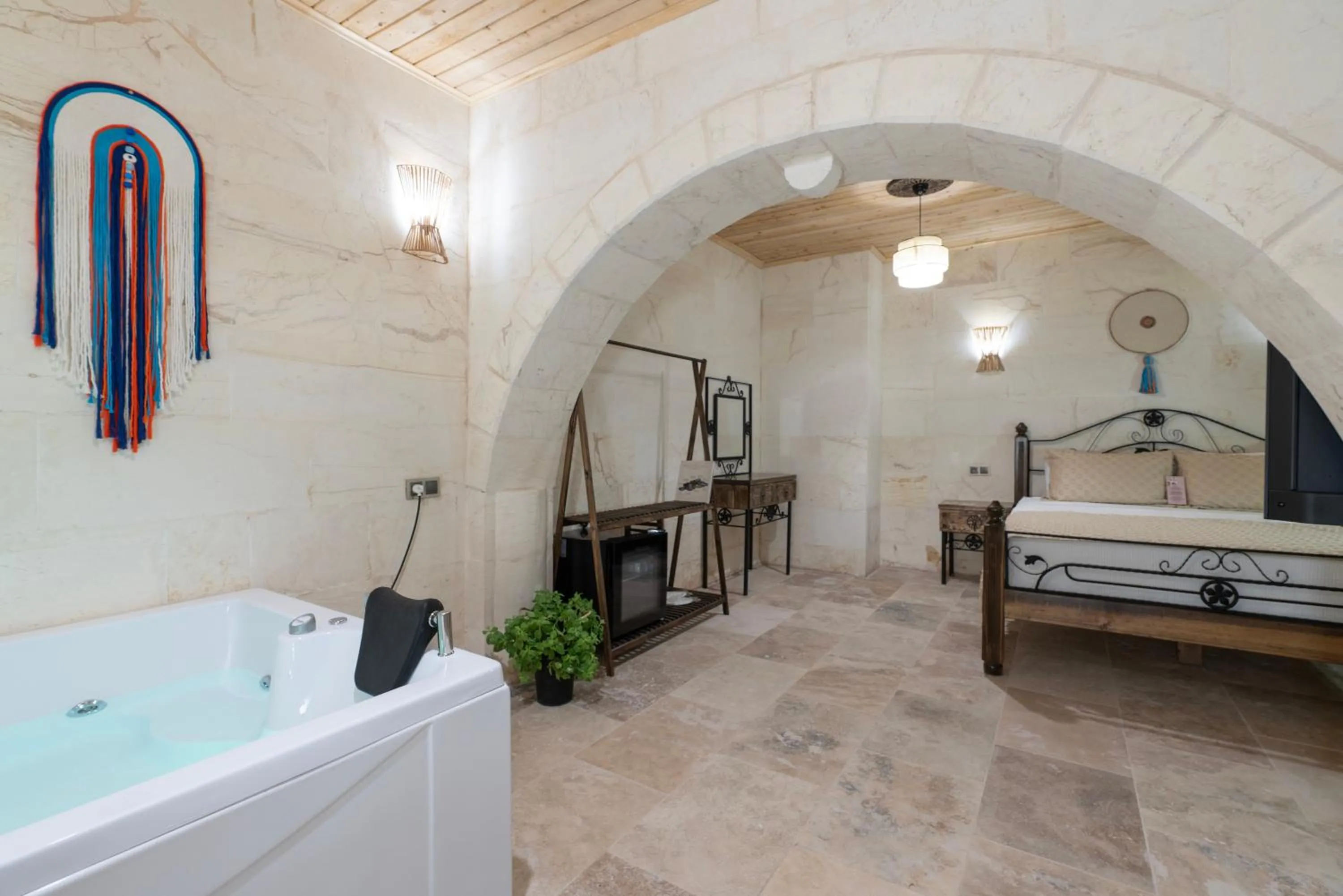 Hot Tub in ASTARTE HOTEL