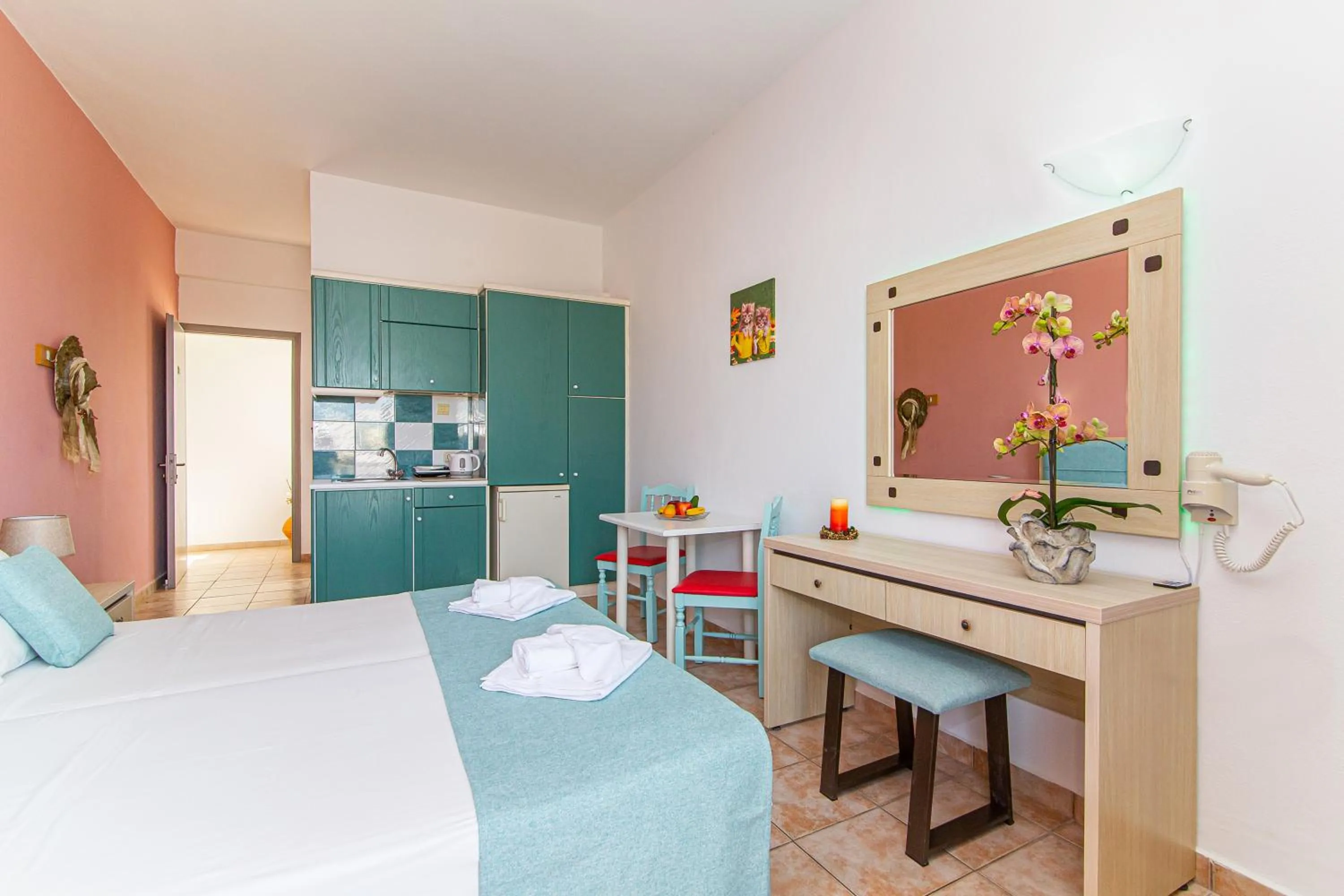 Bedroom, Bed in Theoni Apartments