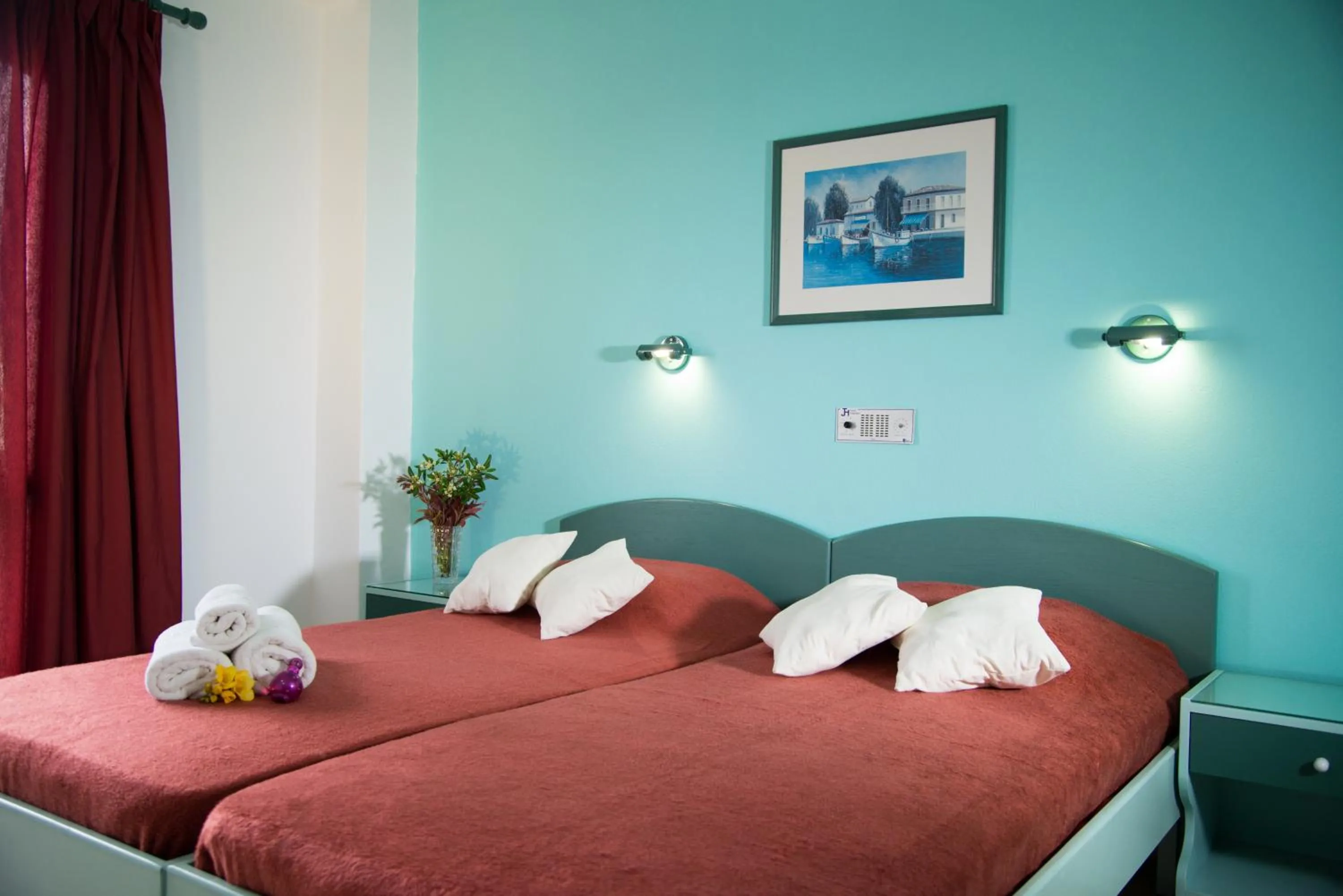 Photo of the whole room, Bed in Theoni Apartments