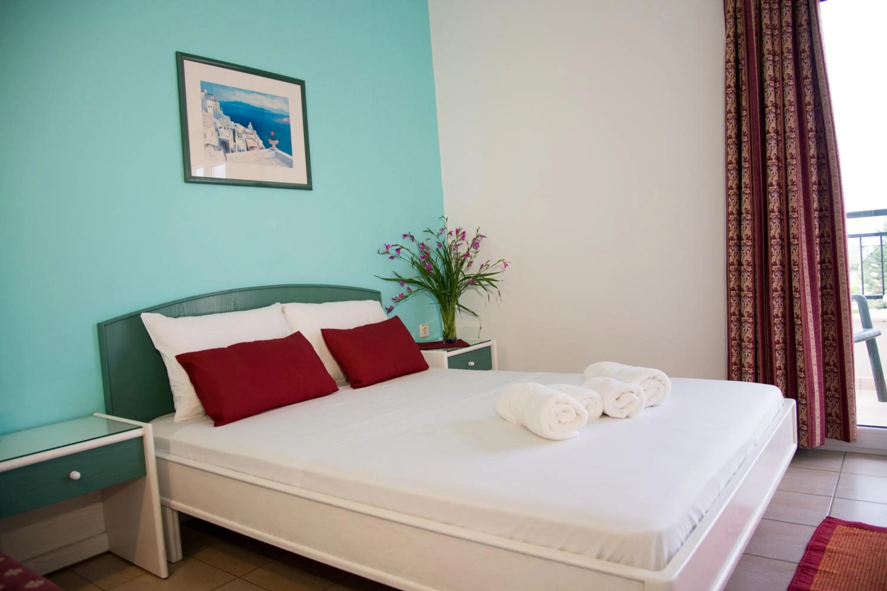 Bedroom, Bed in Theoni Apartments