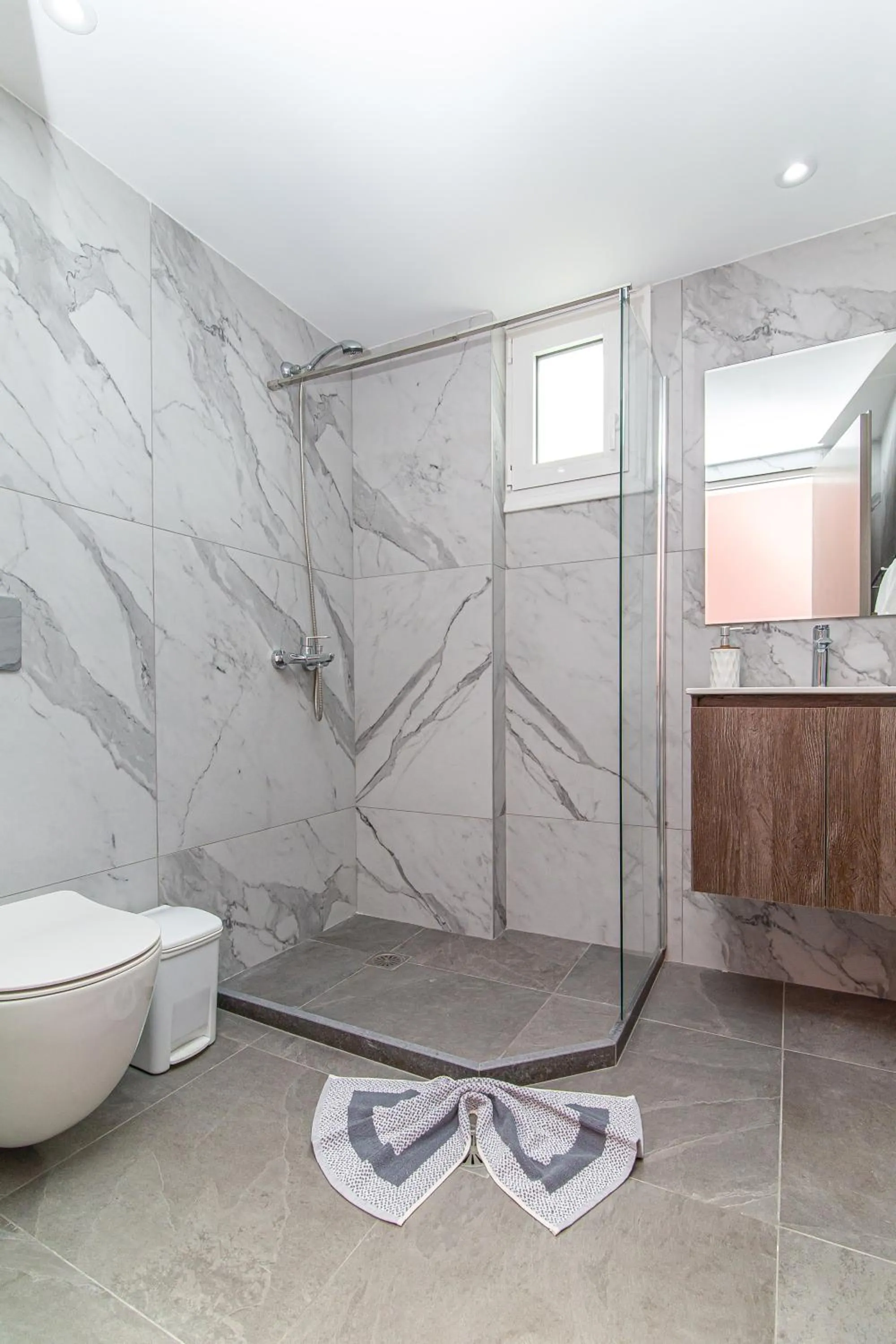 Bathroom in Theoni Apartments