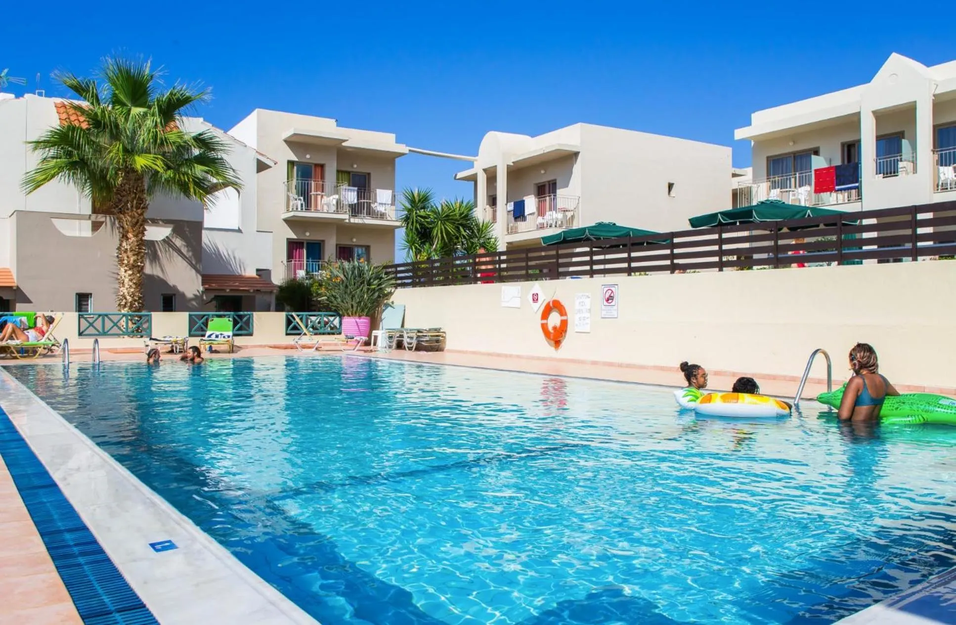 Swimming pool in Theoni Apartments