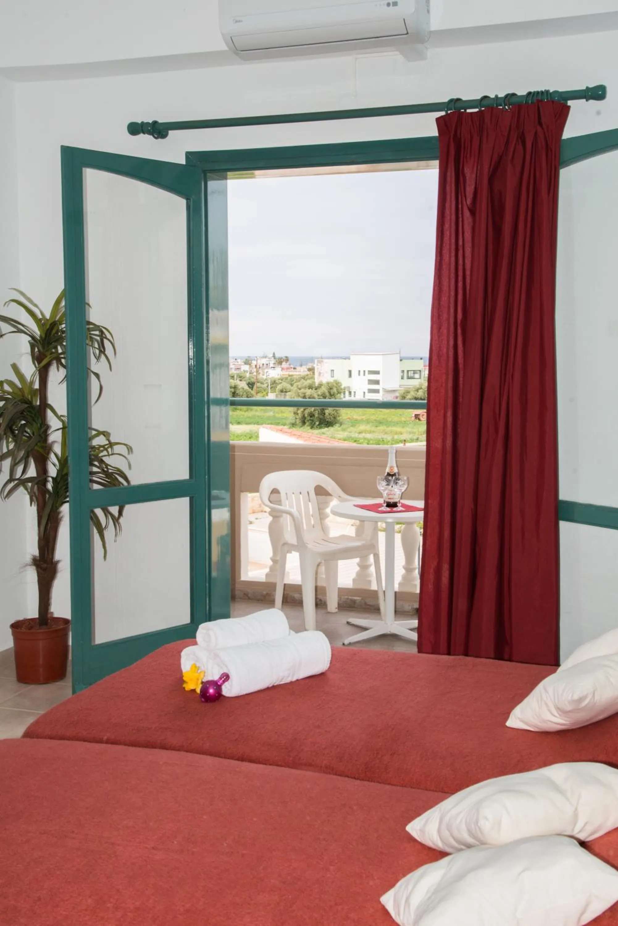 Bedroom, Bed in Theoni Apartments