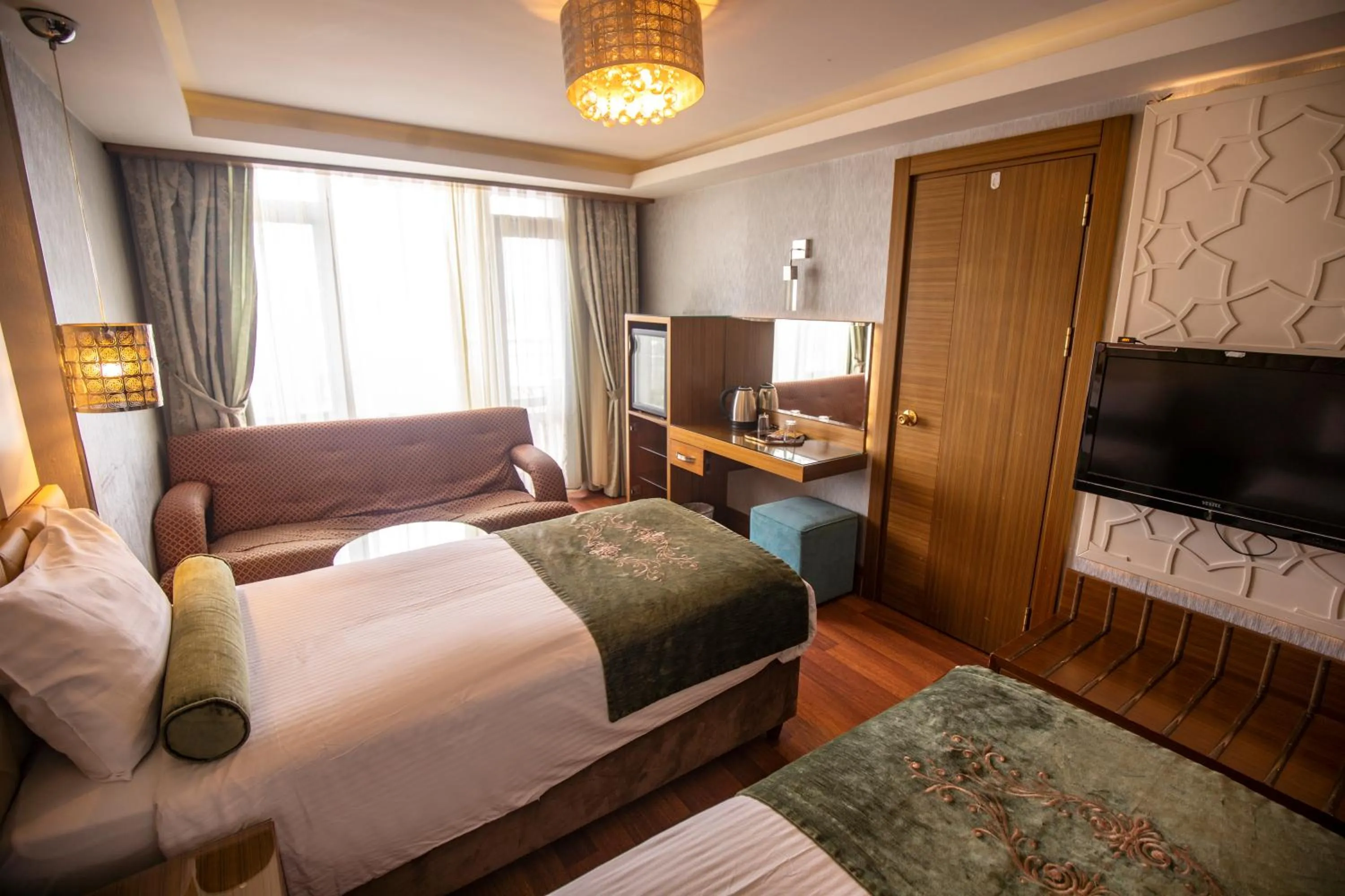 TV and multimedia, Bed in Grand Star Hotel Bosphorus & Spa