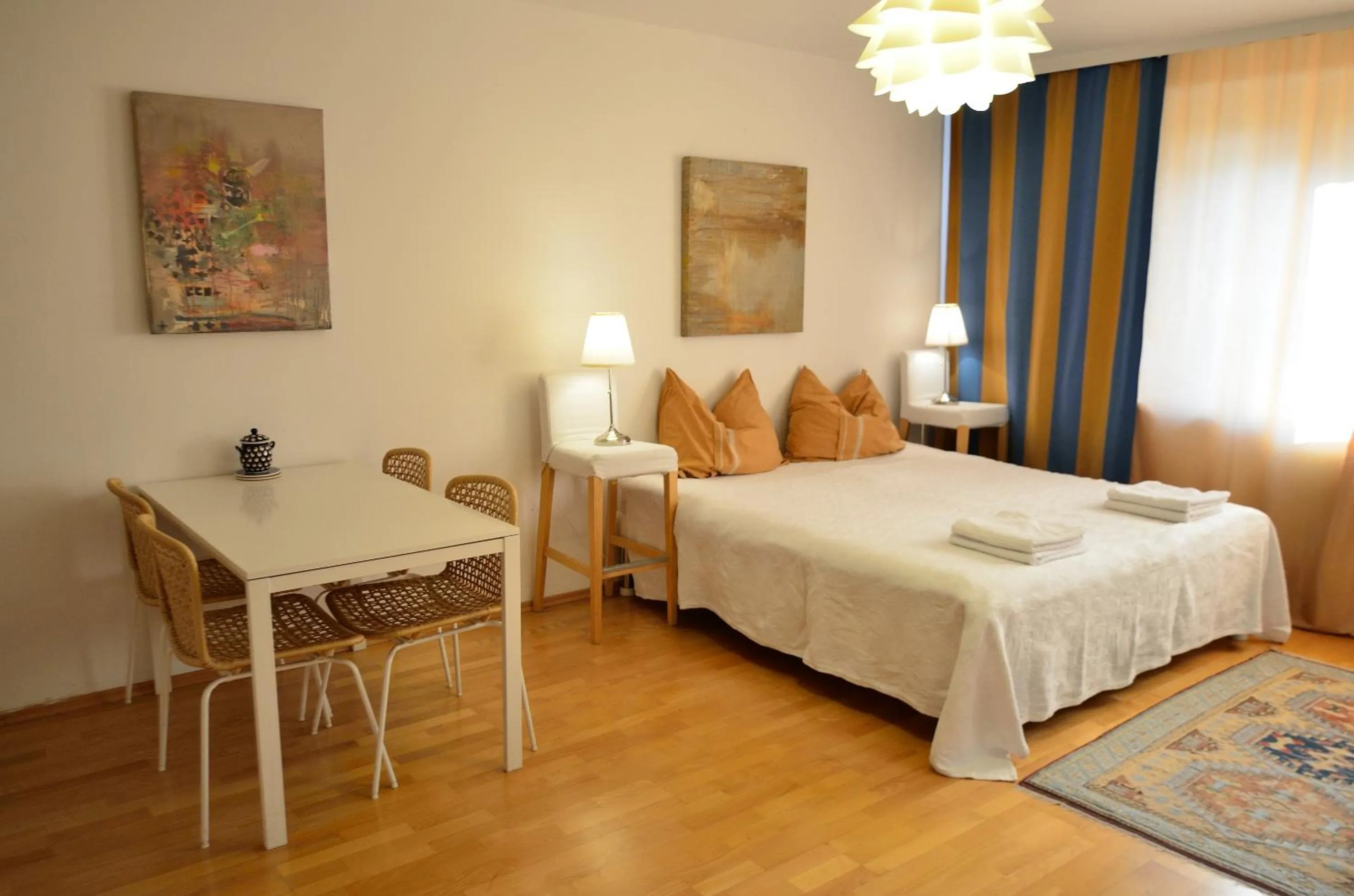 Bed in Urban Living Belvedere Studio