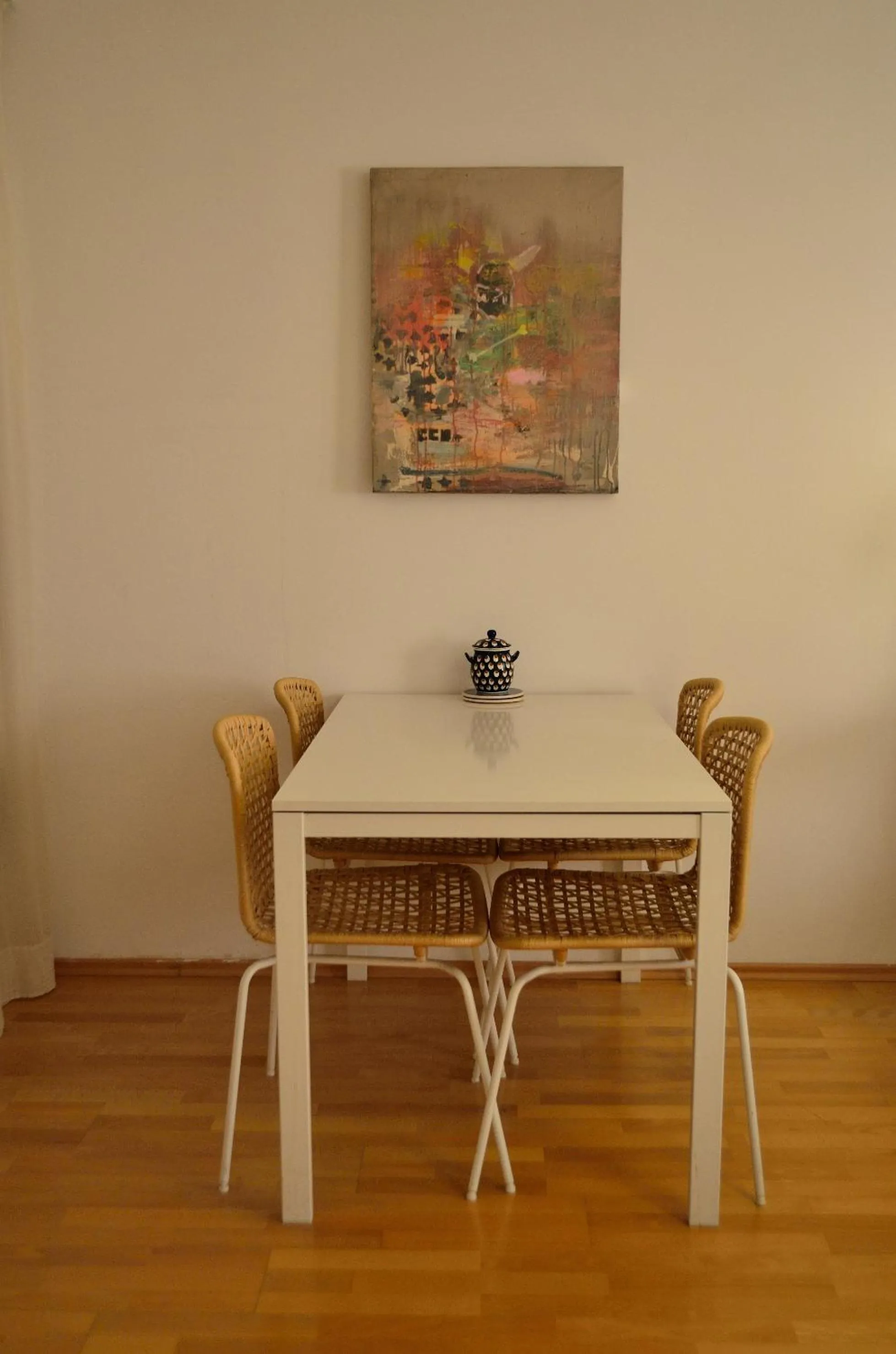 Dining area in Urban Living Belvedere Studio