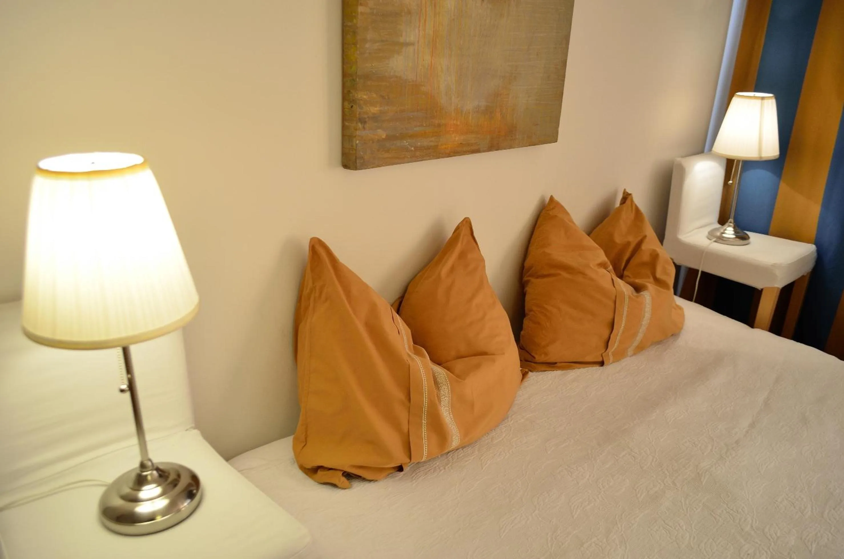 Bed in Urban Living Belvedere Studio