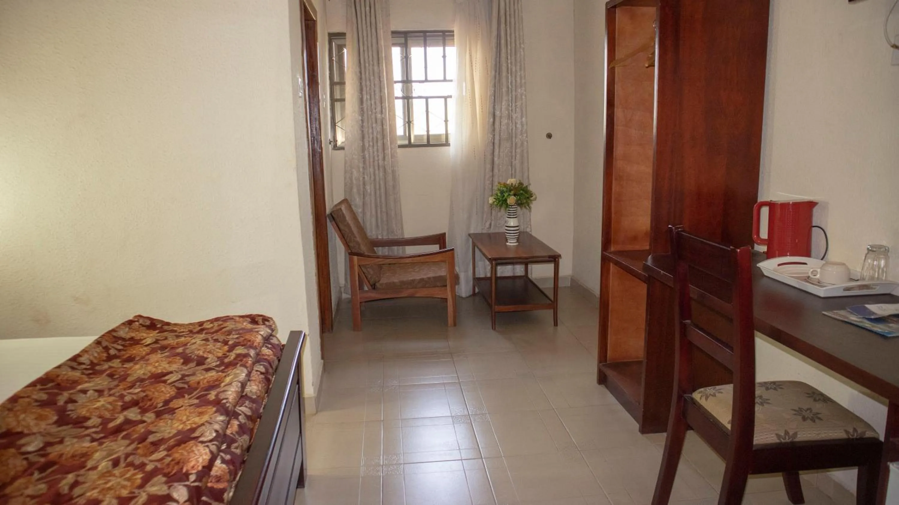 Bedroom, Bed in Lou Ralph Hotel