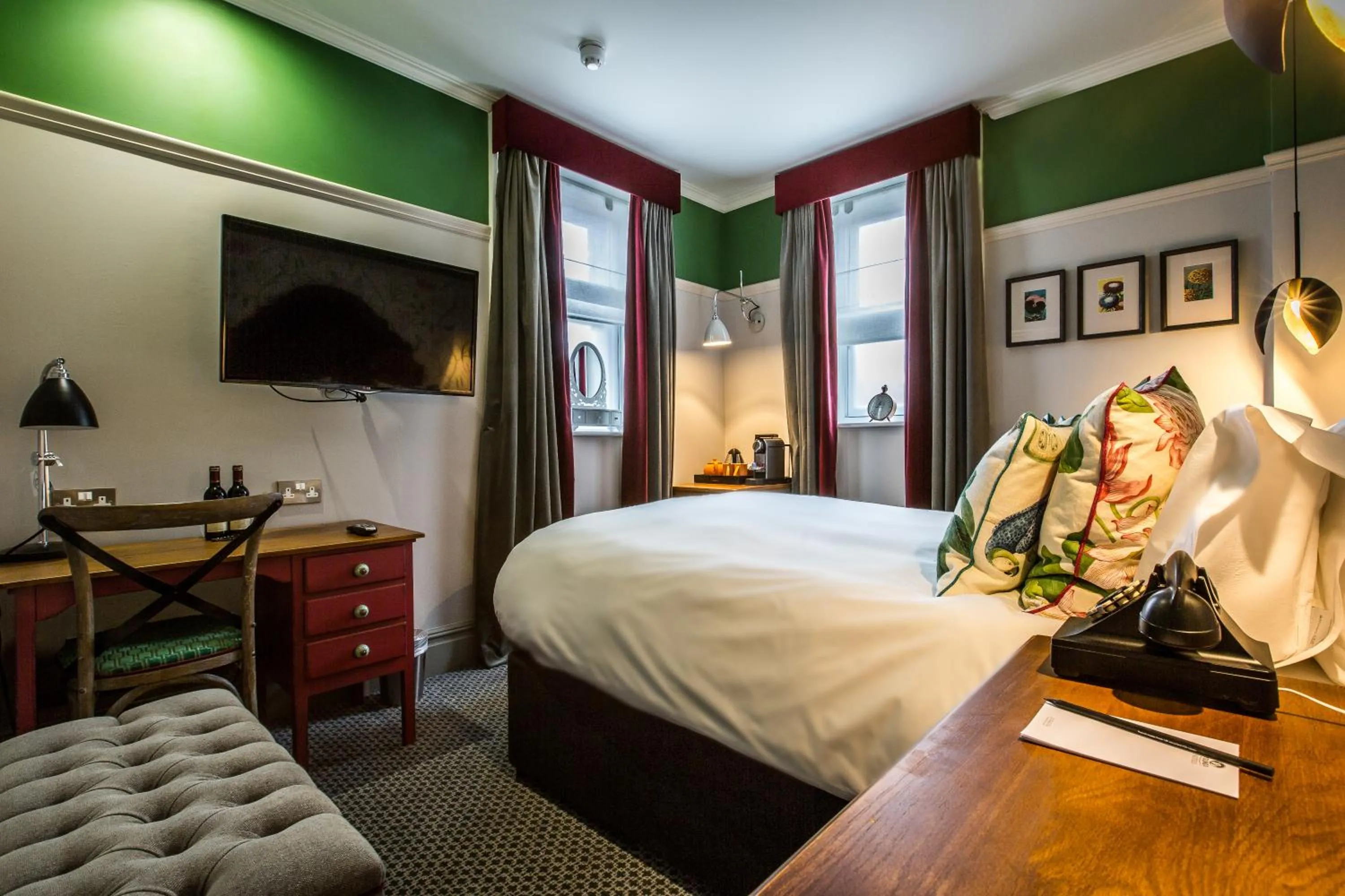 Day, Bed in Orange Tree