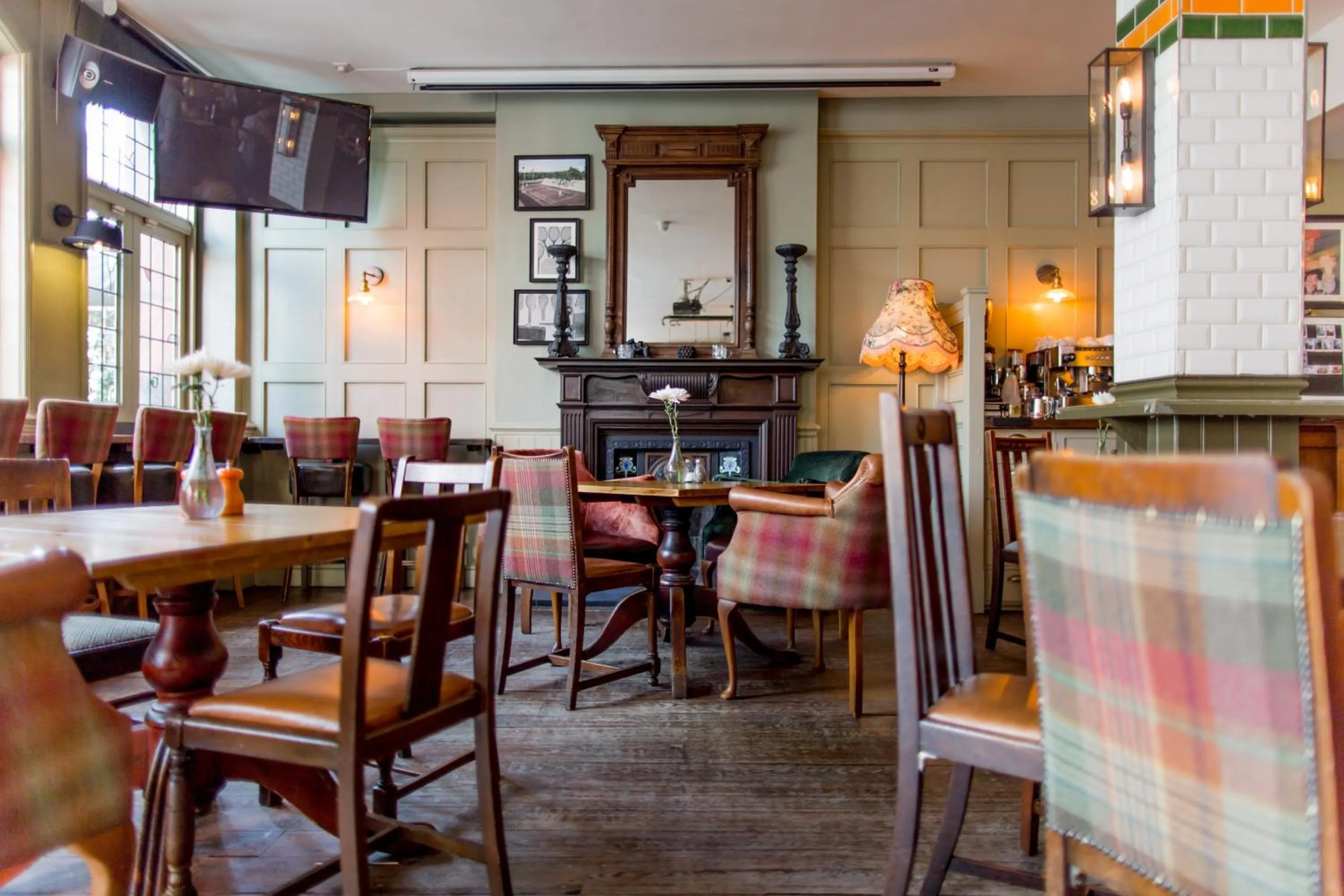 Lounge or bar in Orange Tree