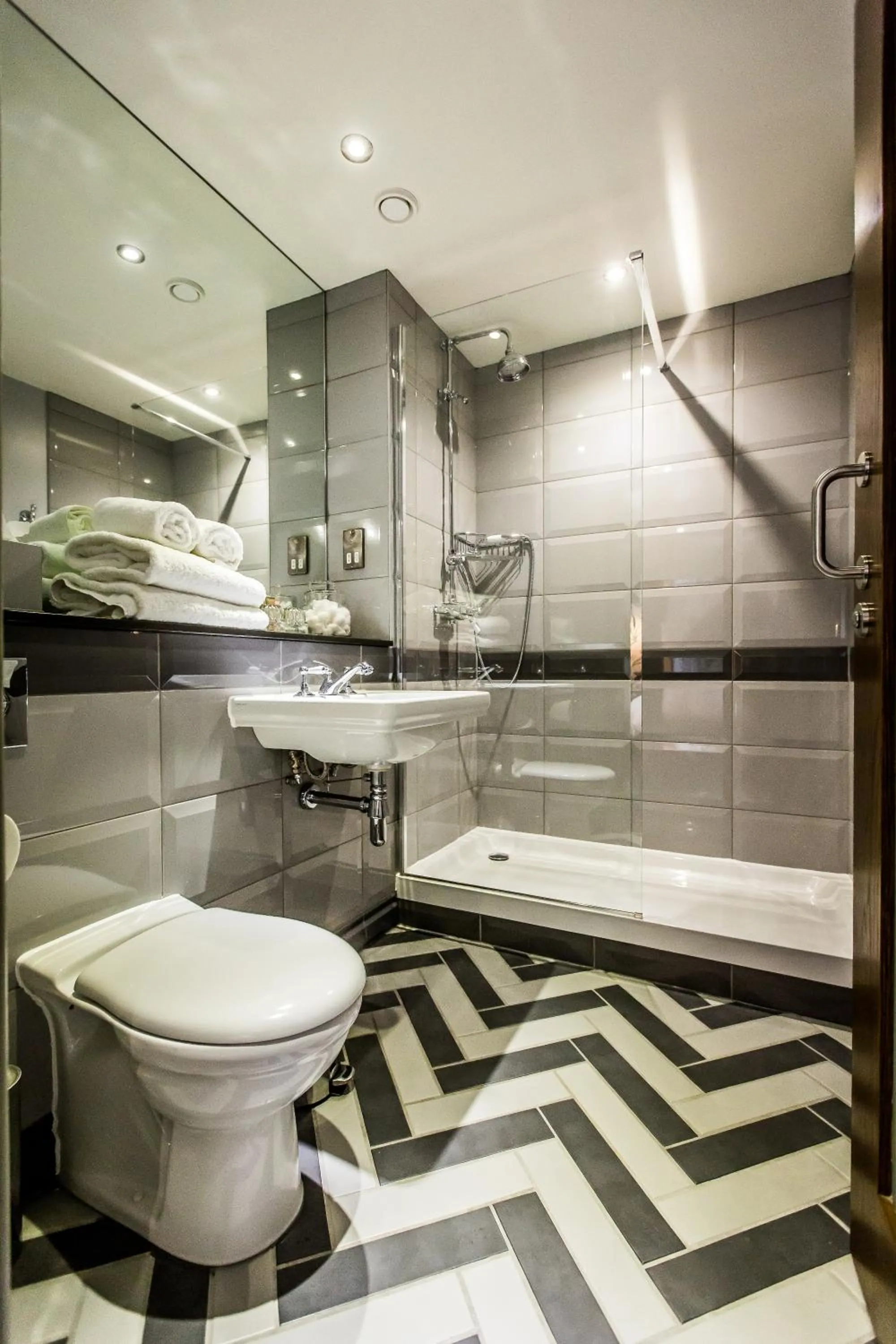 Bathroom in Orange Tree