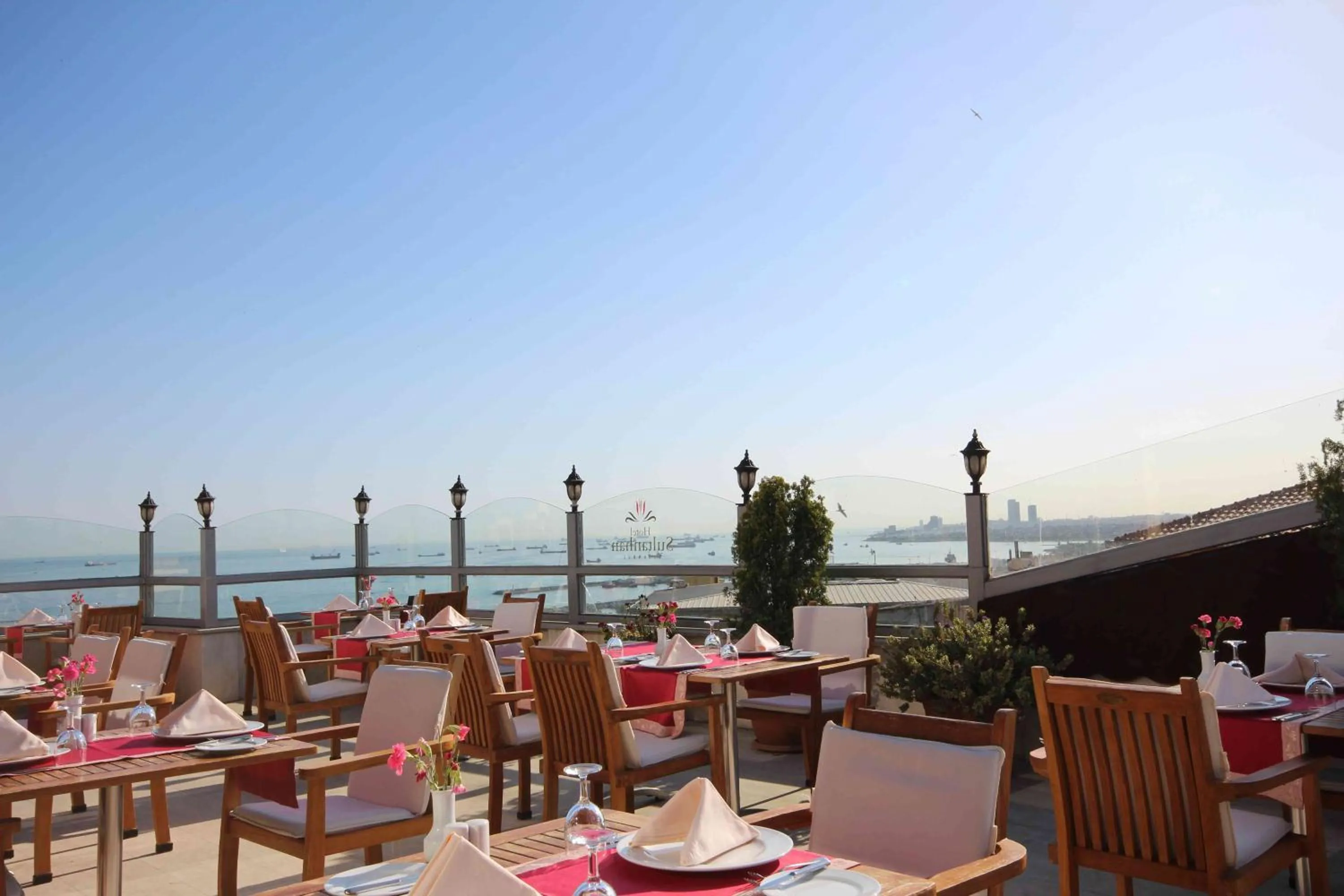 Restaurant/places to eat in Hotel Sultanhan - Special Category