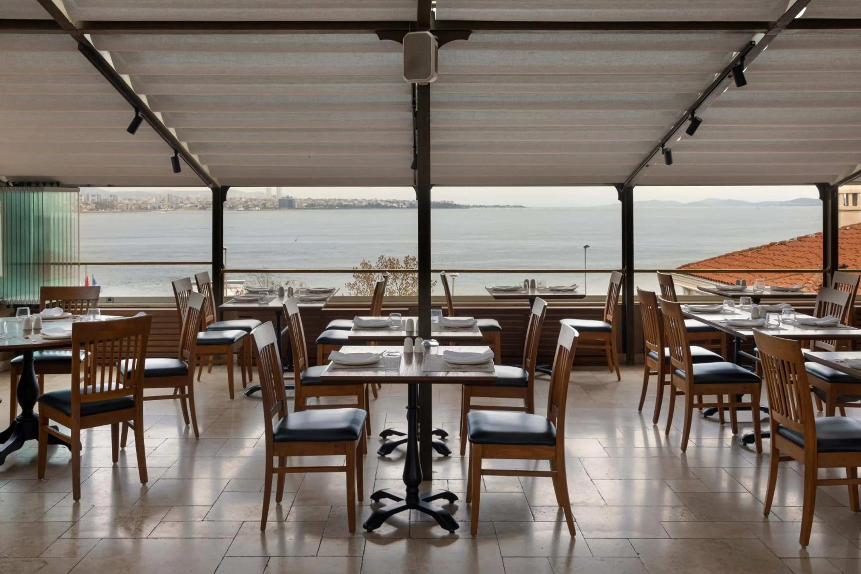 Restaurant/places to eat in Armada Istanbul Old City Hotel