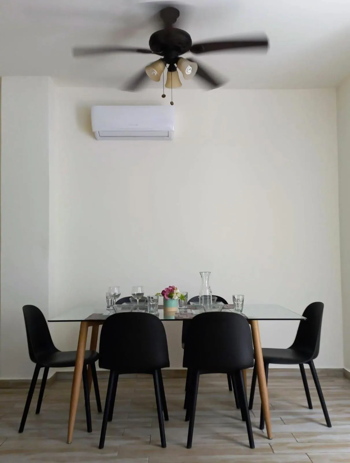Dining area in Cozy and spacious apartment by Tulum 10