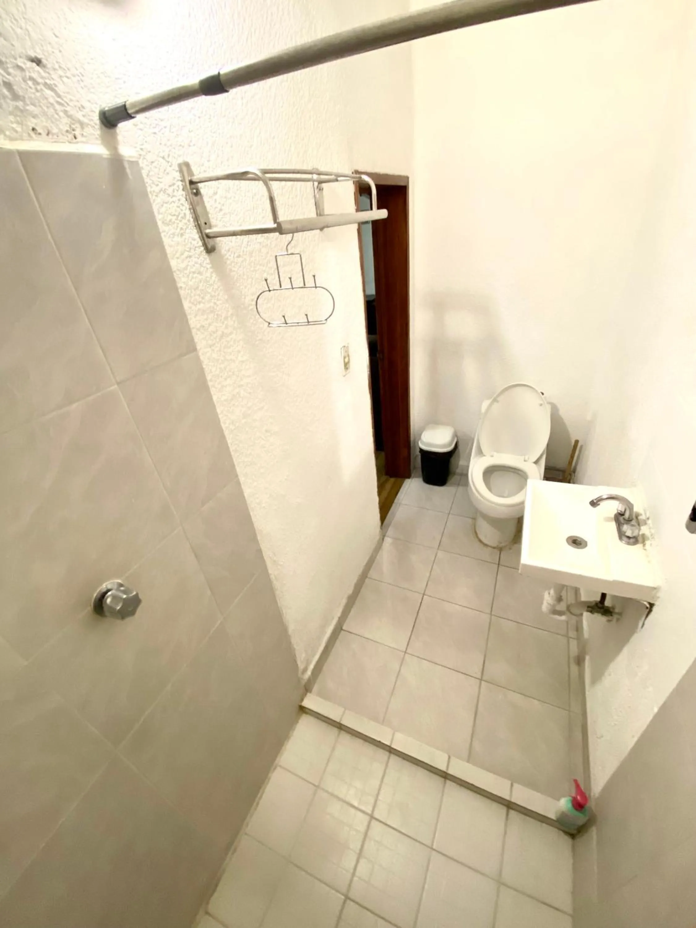 Bathroom in ROOMIES HOSTEL Condesa