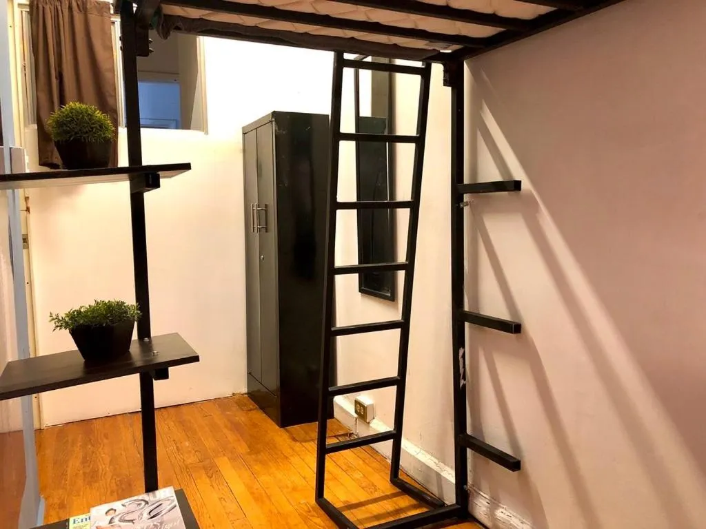 Photo of the whole room in ROOMIES HOSTEL Condesa