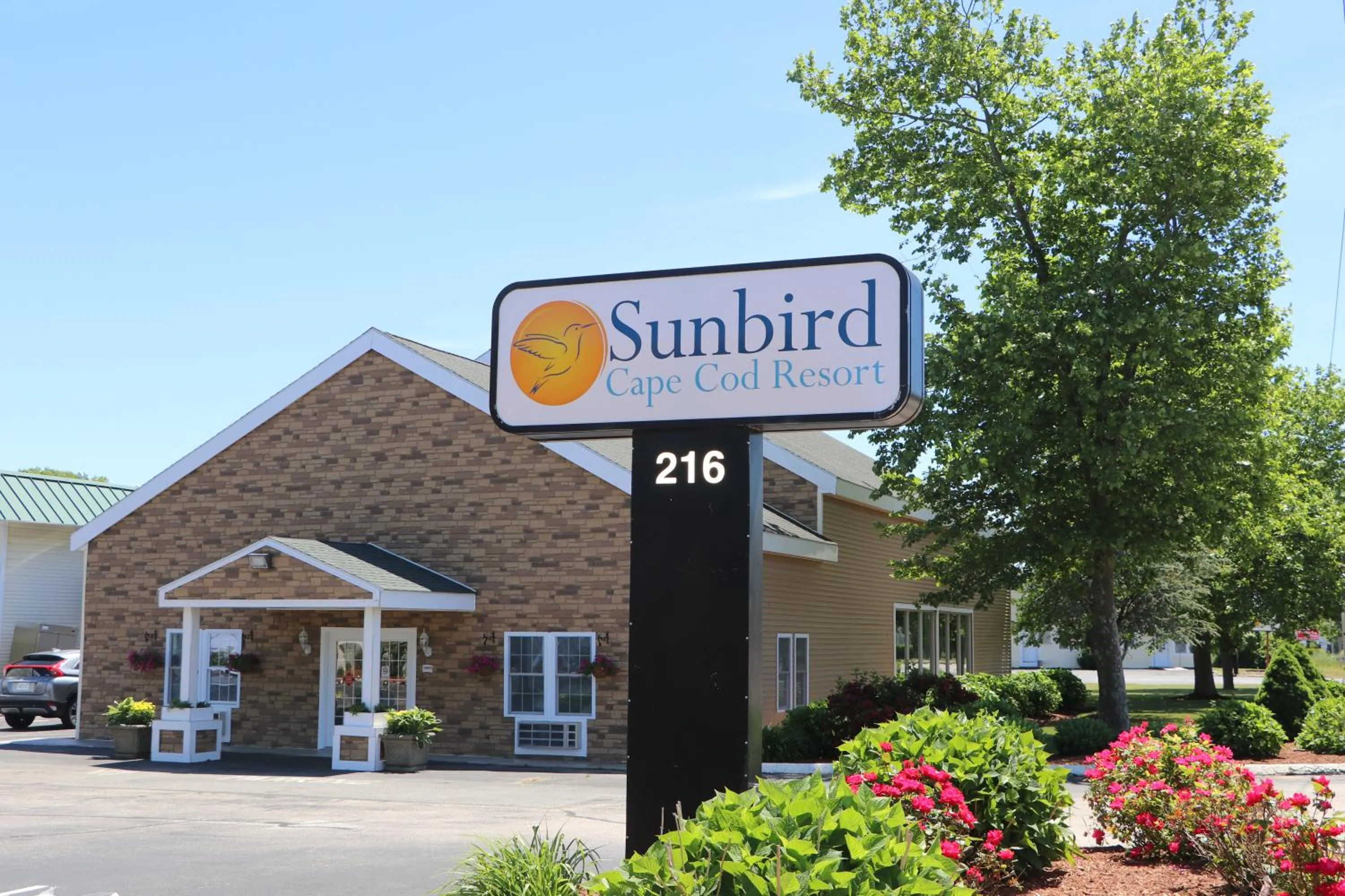 Facade/entrance in Sunbird Cape Cod Resort