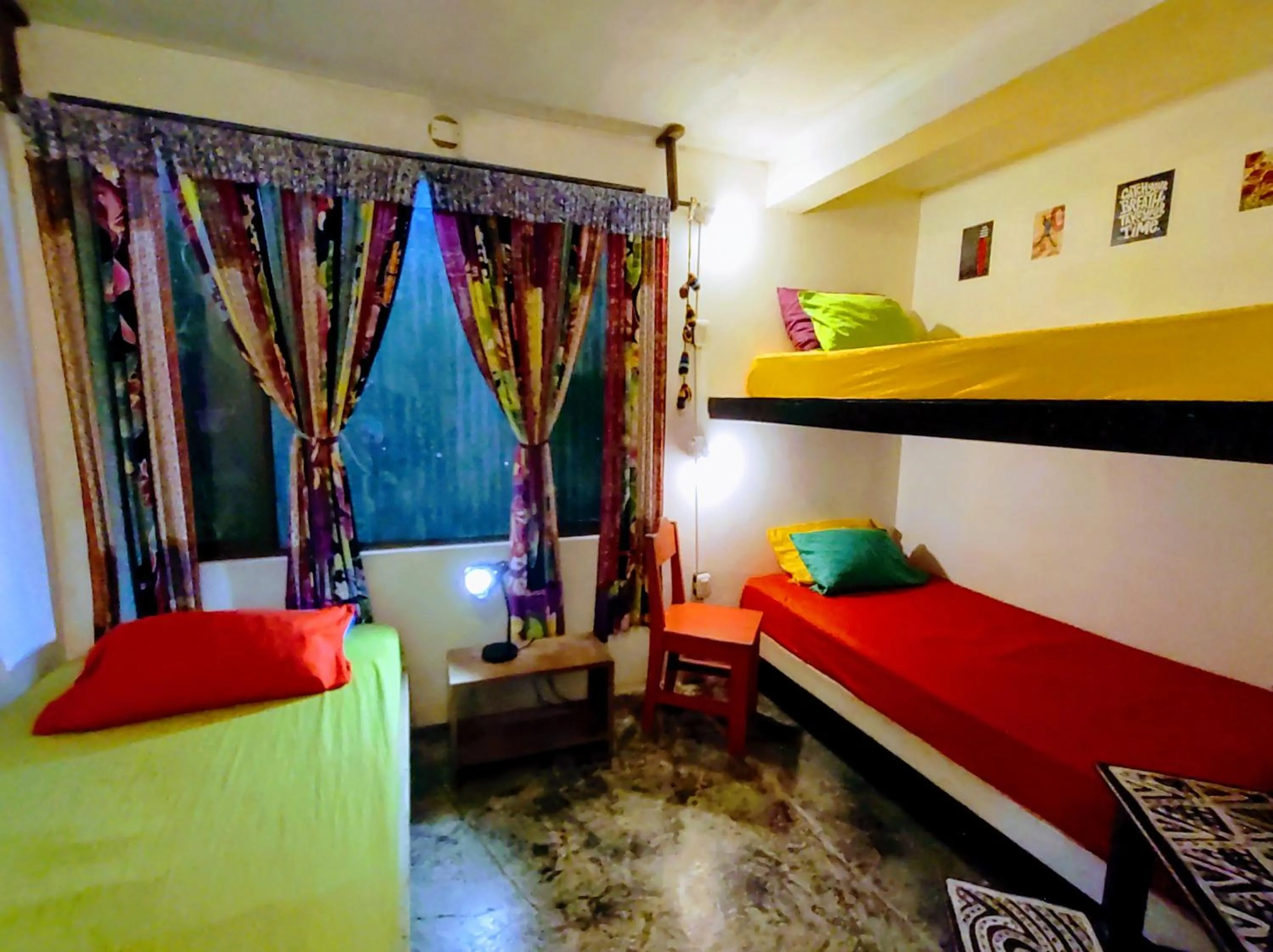Single Bed in 4-Bed Dormitory Room in Casajungla Hostel