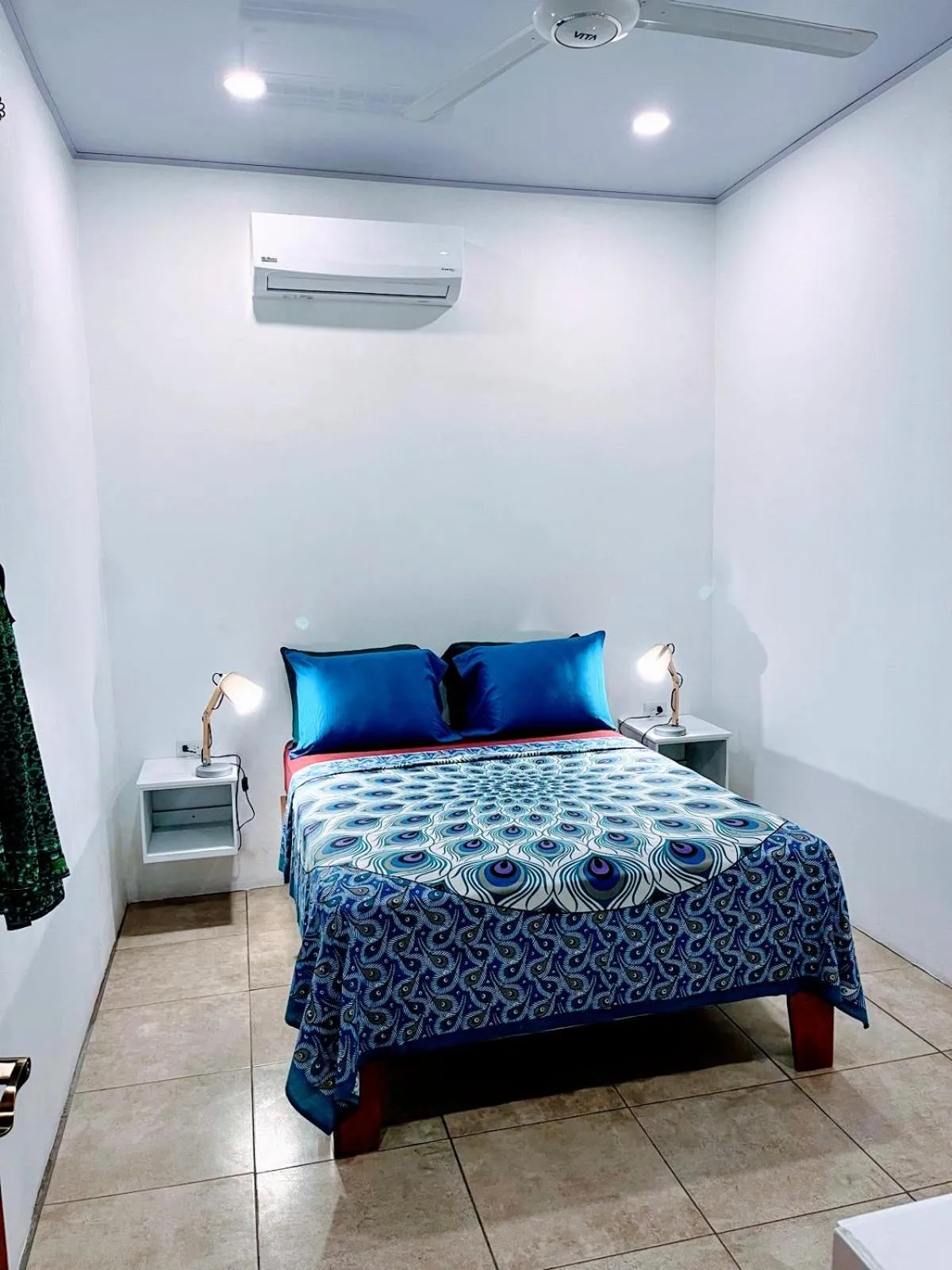 Double Room with Private Bathroom in Casajungla Hostel