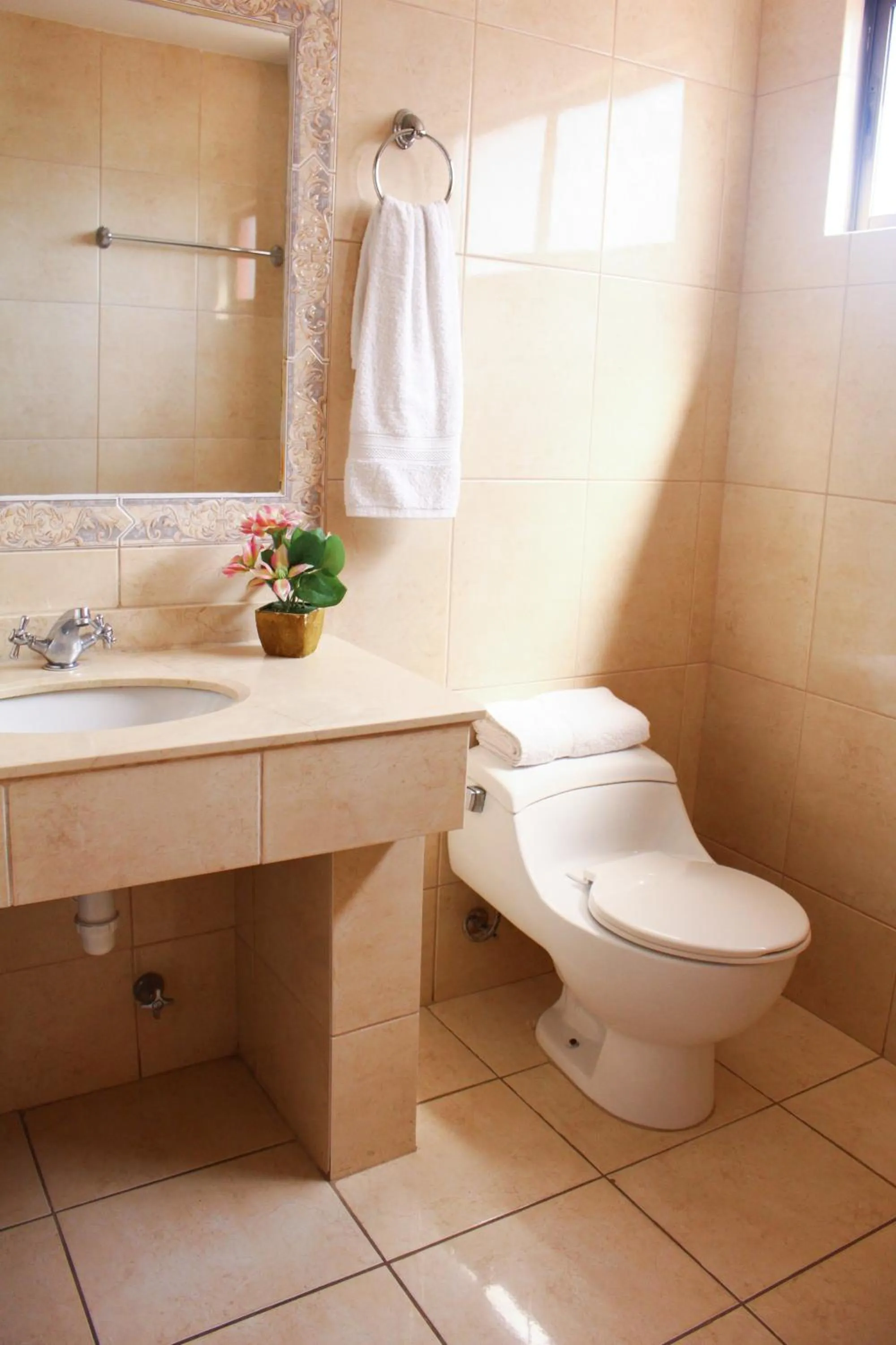 Bathroom in Hotel Costa Pacifico