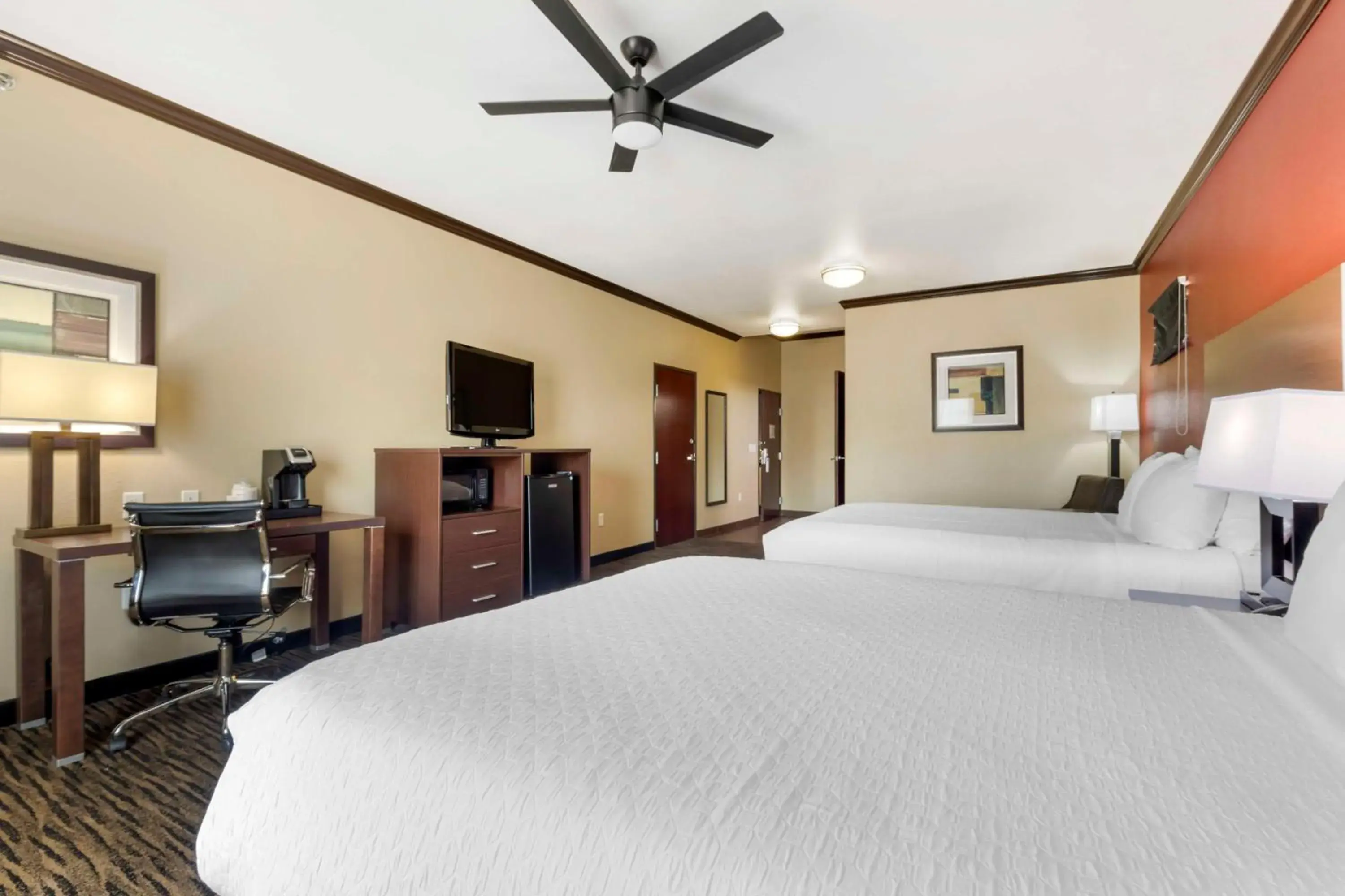 Bedroom, Bed in Best Western Plus Classic Inn and Suites Bedroom, Bed in Best Western Plus Classic Inn and Suites