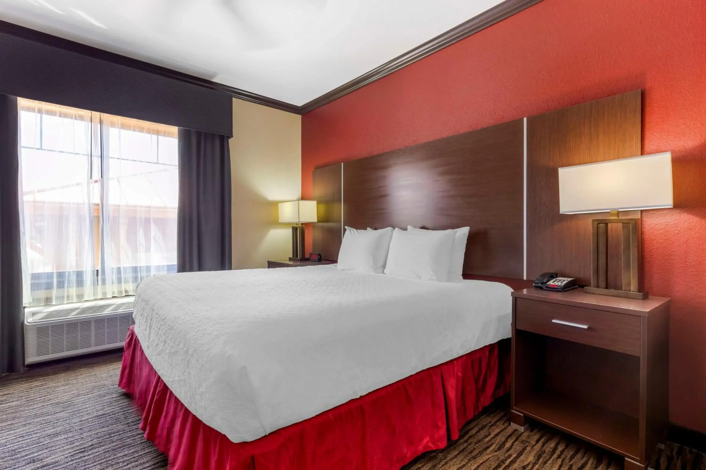 Photo of the whole room, Bed in Best Western Plus Classic Inn and Suites Photo of the whole room, Bed in Best Western Plus Classic Inn and Suites