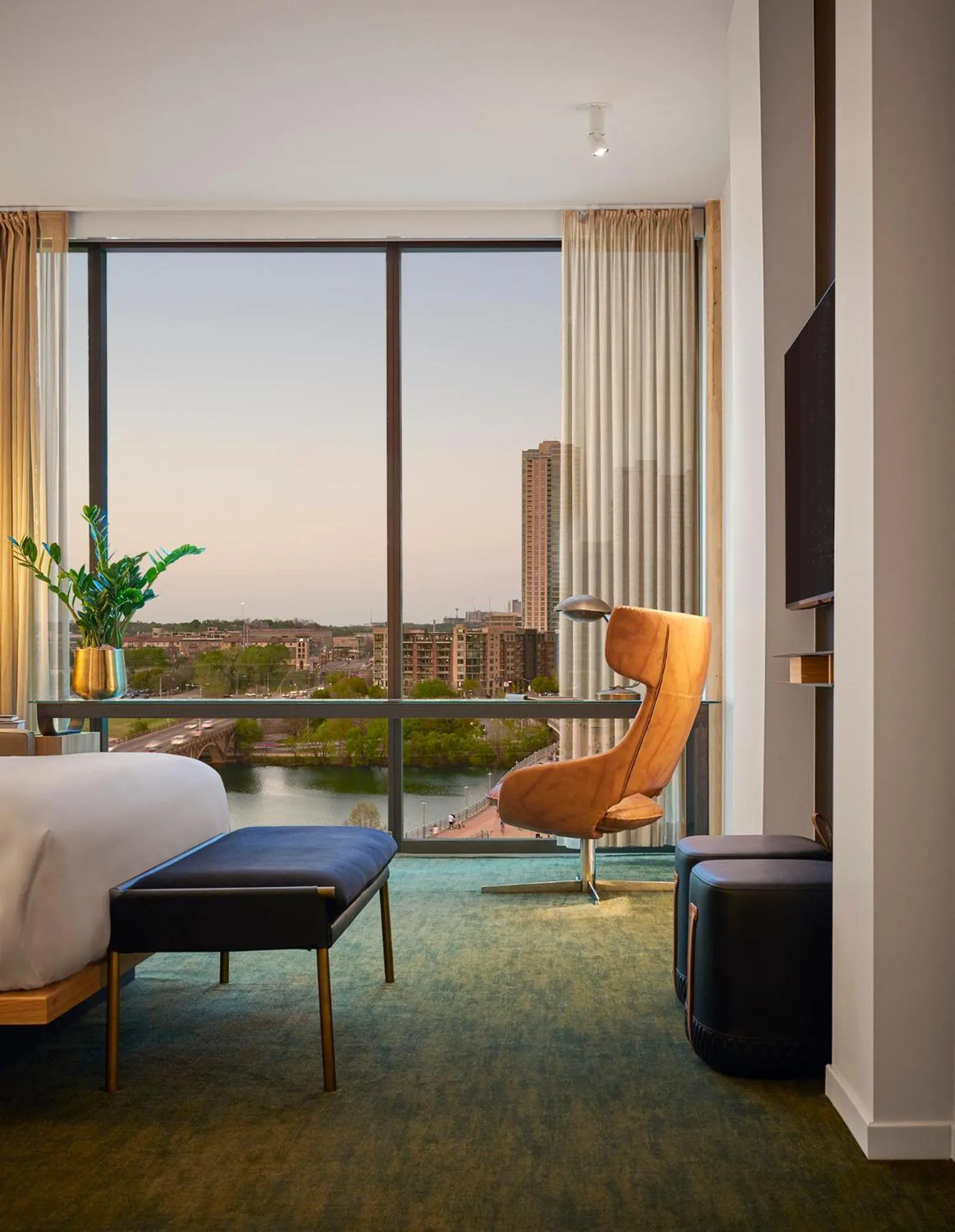 View (from property/room), Bed in The Loren Hotel Austin