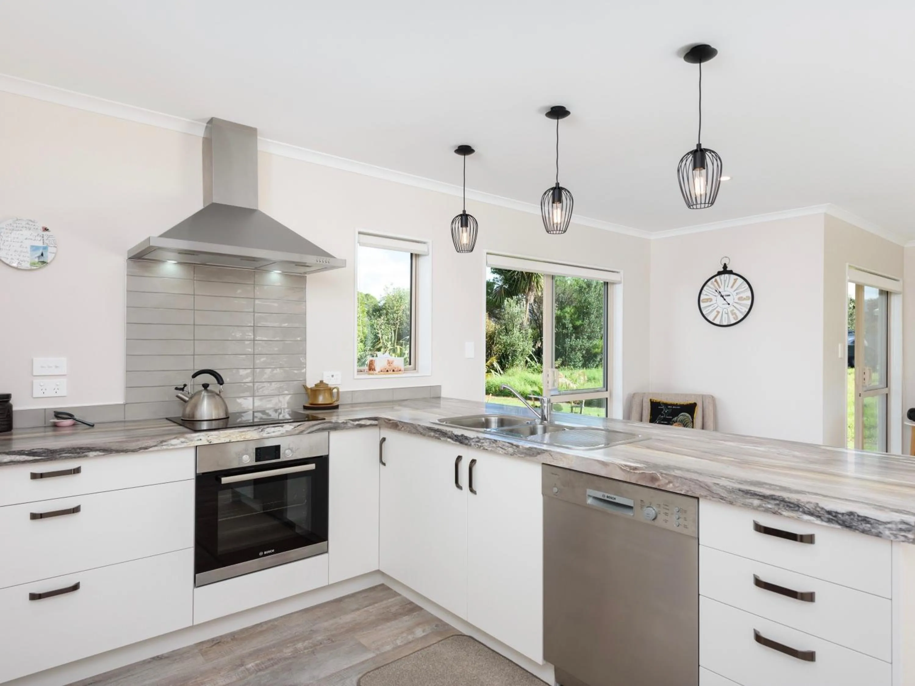 Modern Beach Break - Waihi Beach Holiday Home