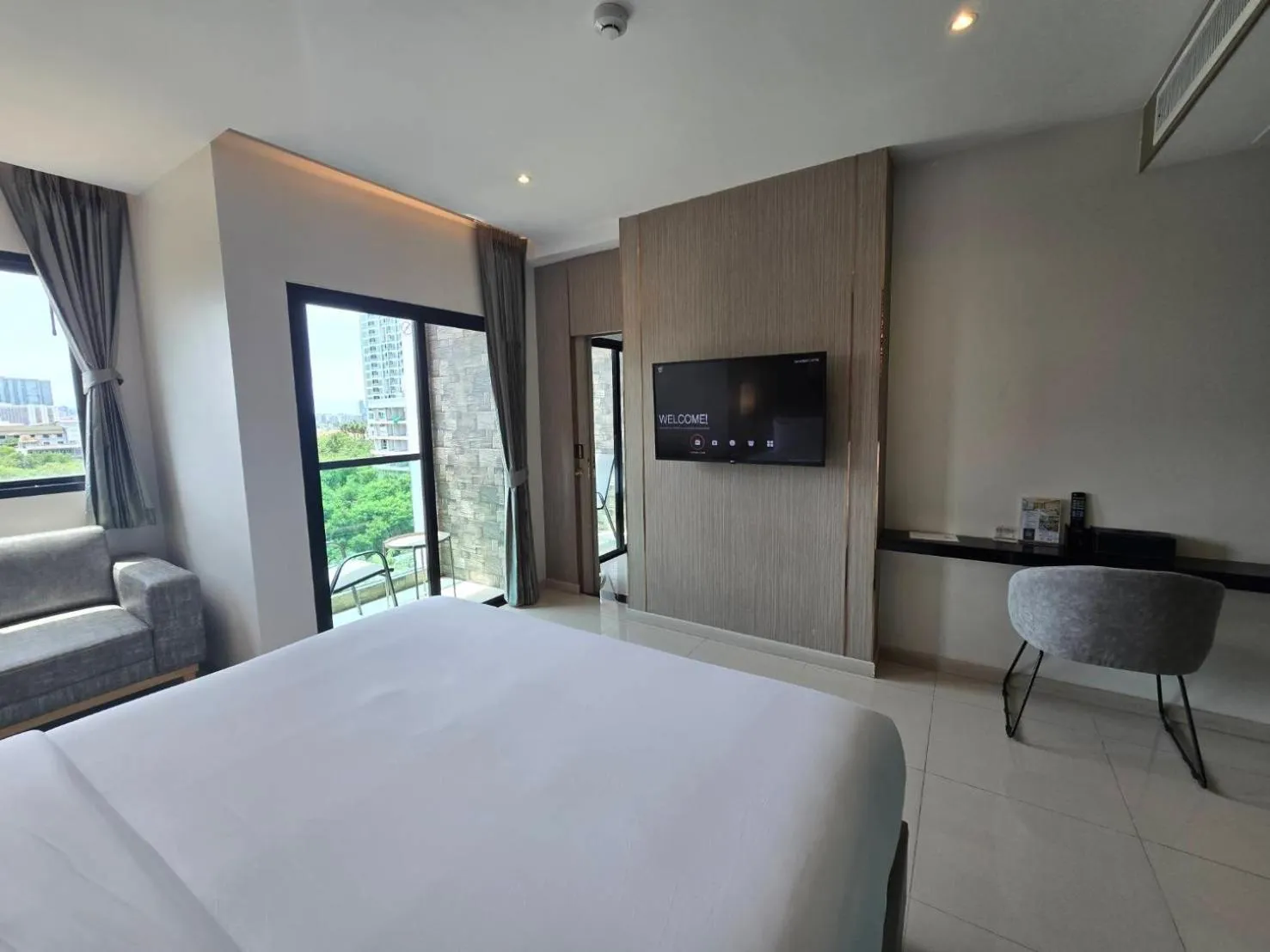 Bedroom, Bed in THE TJ HOTEL Pattaya