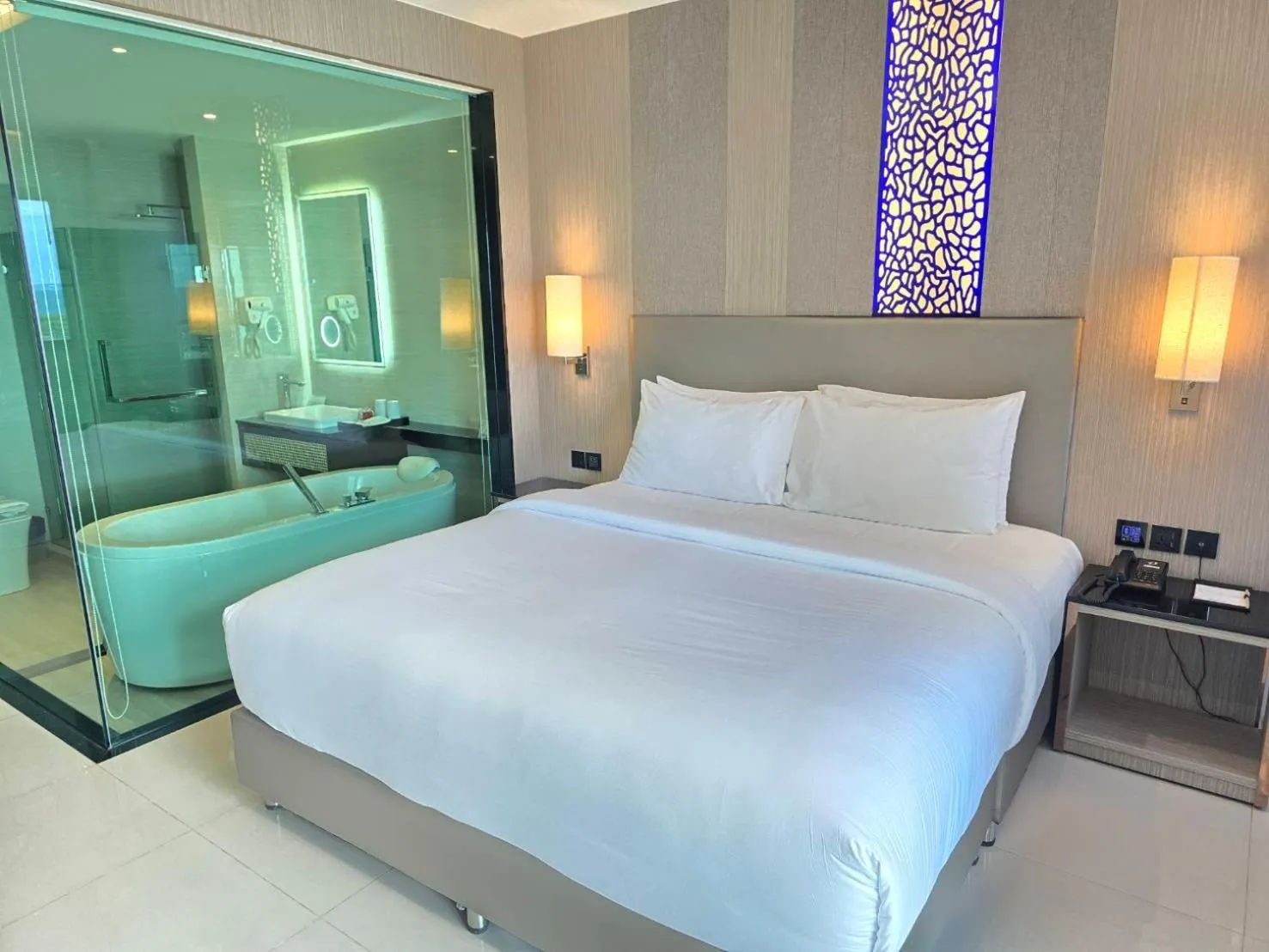 Bedroom, Bed in THE TJ HOTEL Pattaya