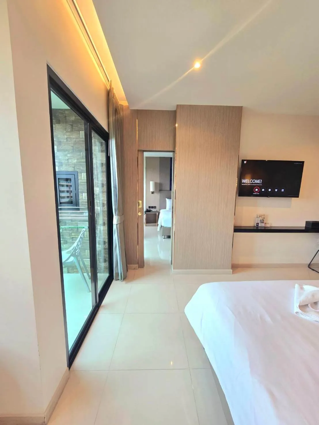Photo of the whole room, Bed in THE TJ HOTEL Pattaya