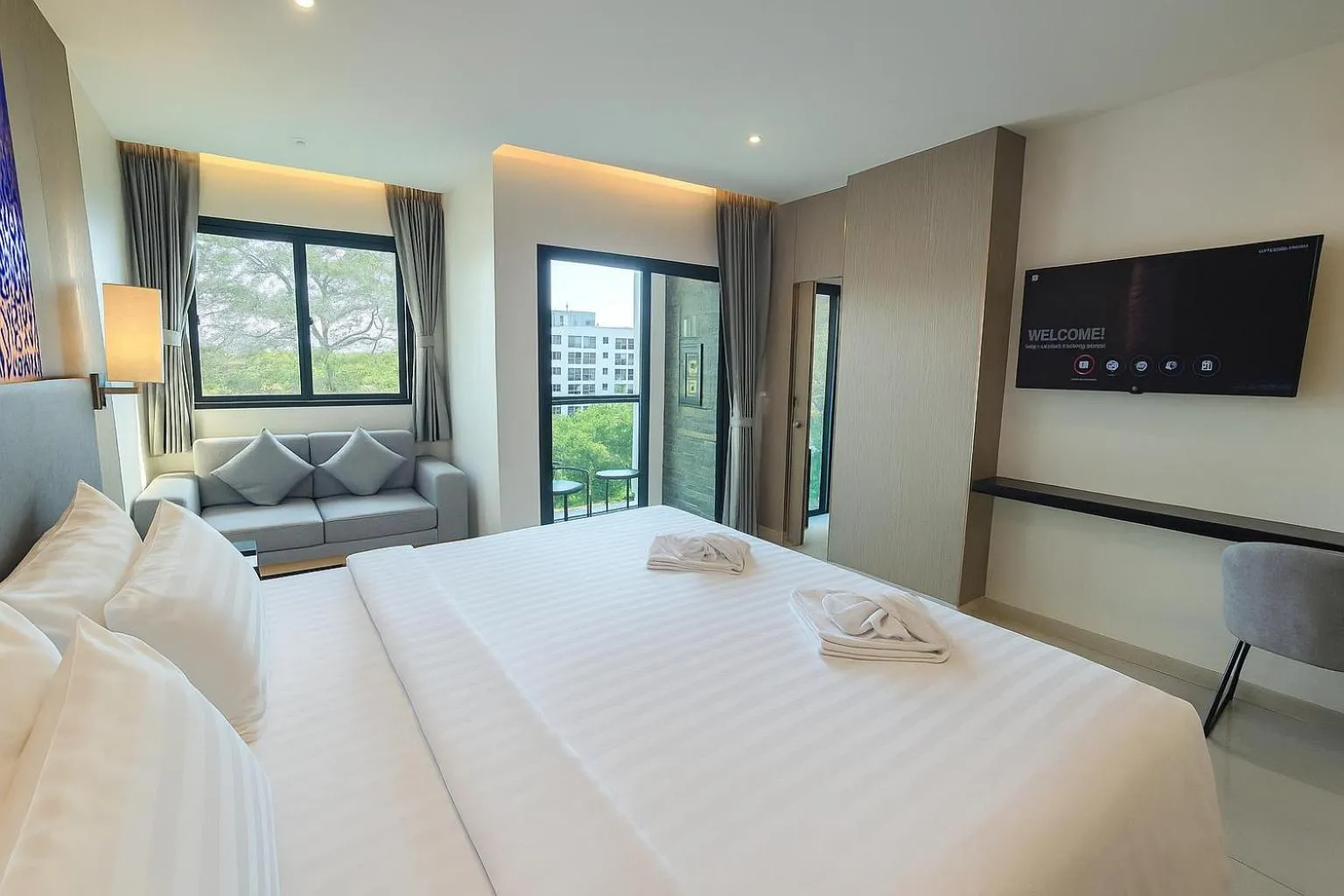 Bedroom, Bed in THE TJ HOTEL Pattaya