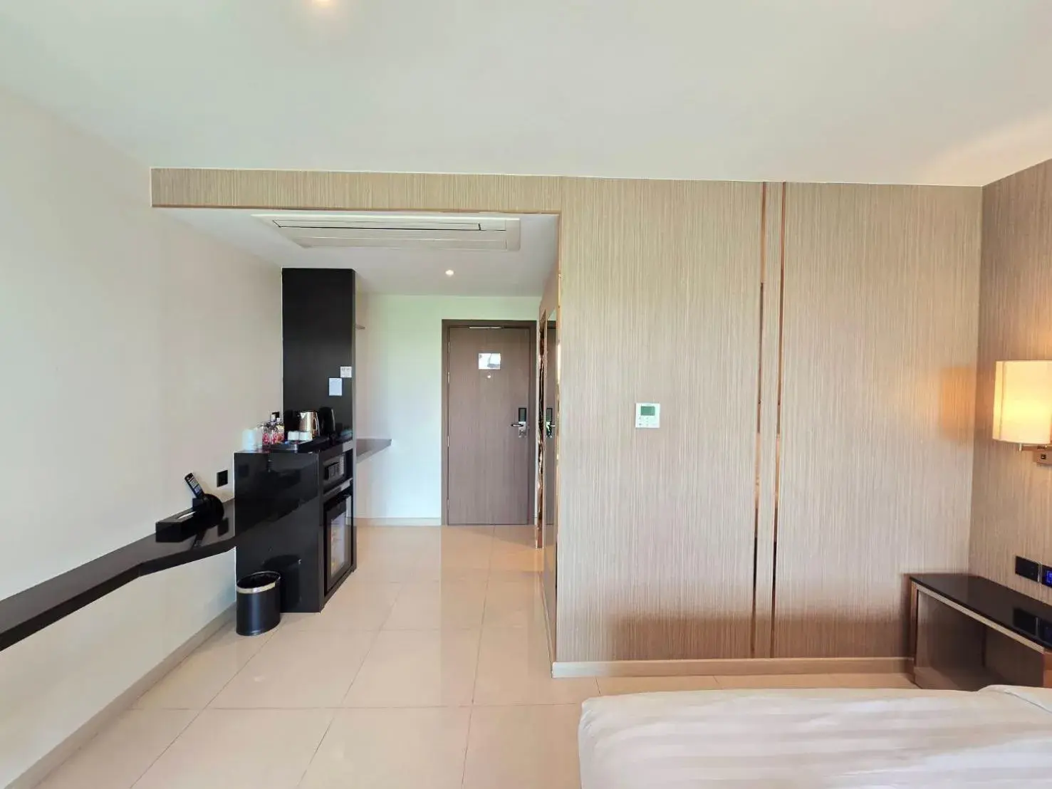 Deluxe King Room with Balcony in THE TJ HOTEL Pattaya Deluxe King Room with Balcony in THE TJ HOTEL Pattaya
