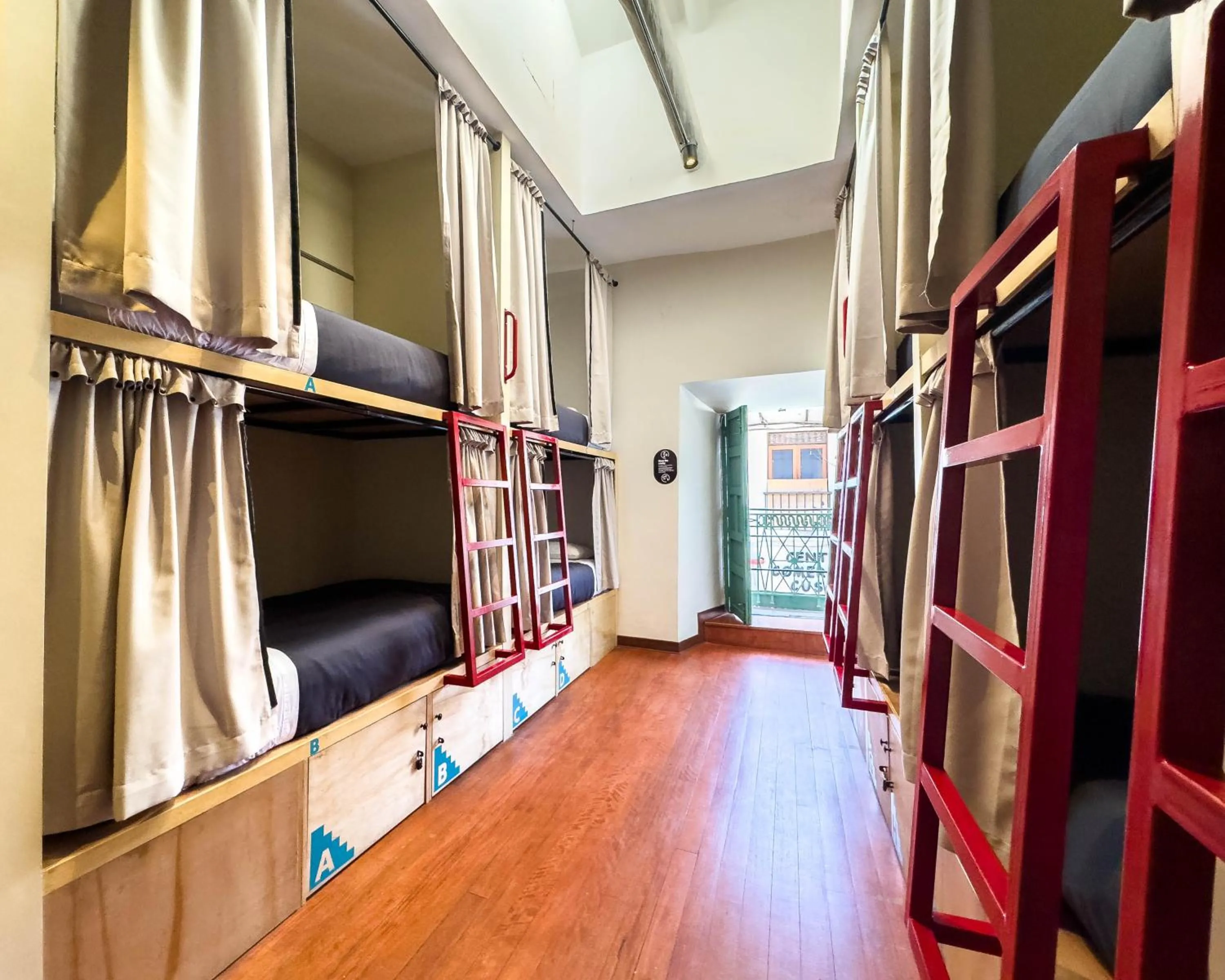 Bunk Bed in Mixed Dormitory Room in Viajero Cusco Hostel