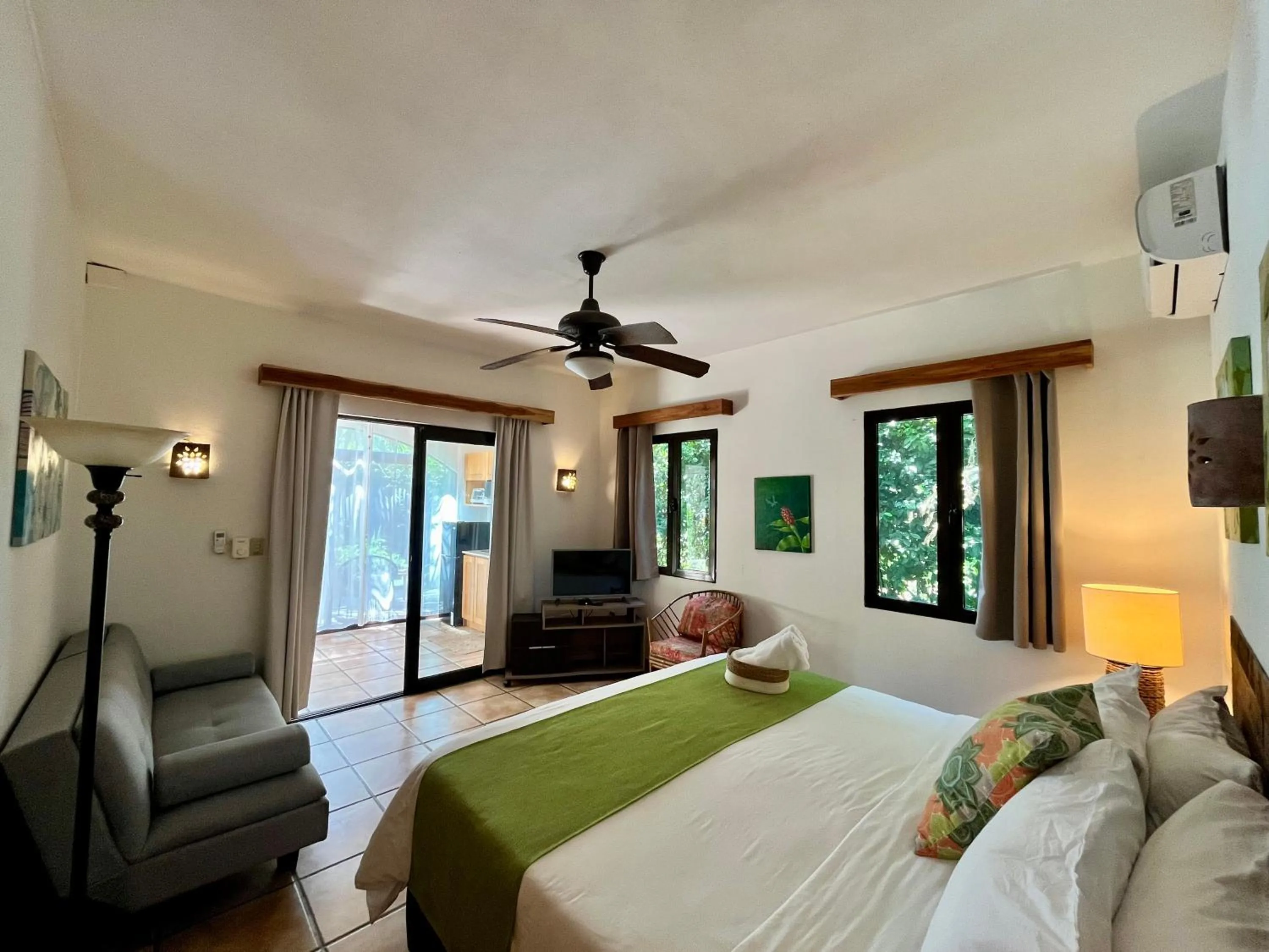 Bedroom, Bed in Hotel El Manglar y Cantarana