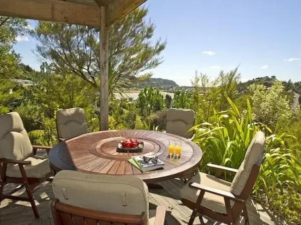 Treetop Oasis - Tairua Executive Holiday Home Treetop Oasis - Tairua Executive Holiday Home