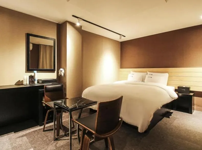 Bed in Gangnam Blanc