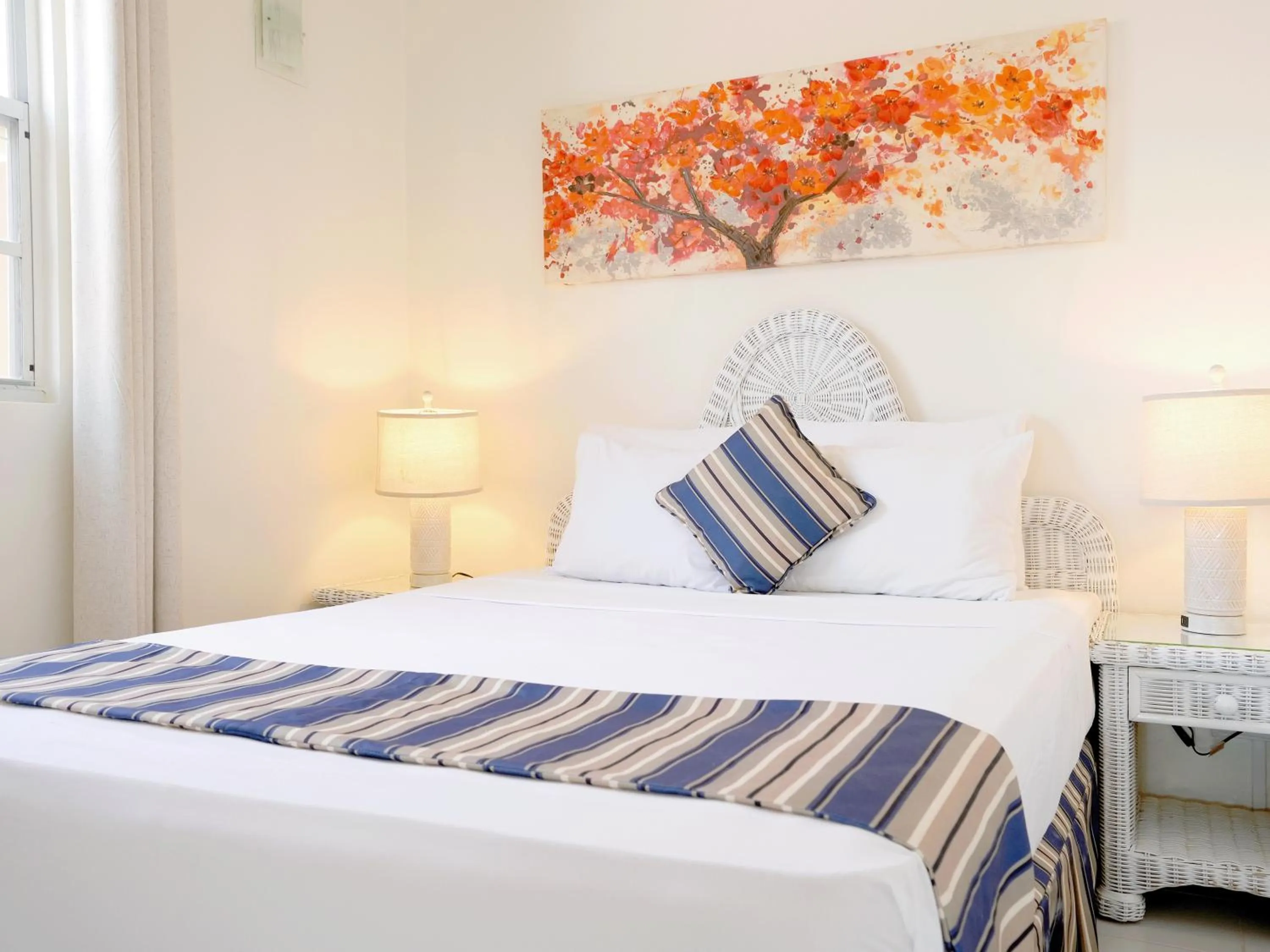 Bed in Worthing Court Apartment Hotel