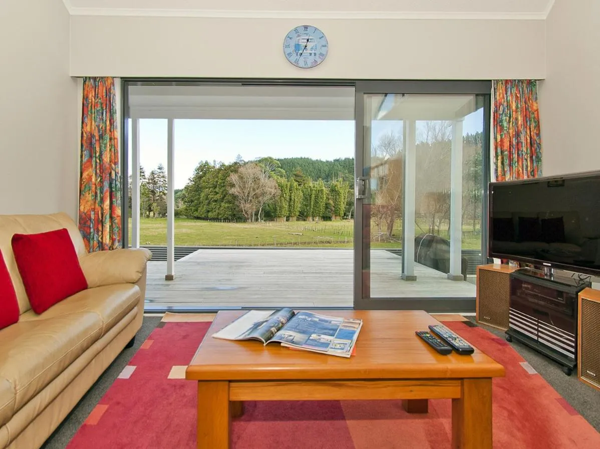 Property building in Sea Breeze - Whangamata Holiday Home