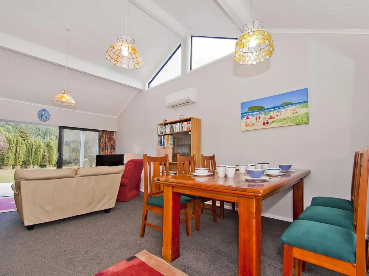 Property building in Sea Breeze - Whangamata Holiday Home