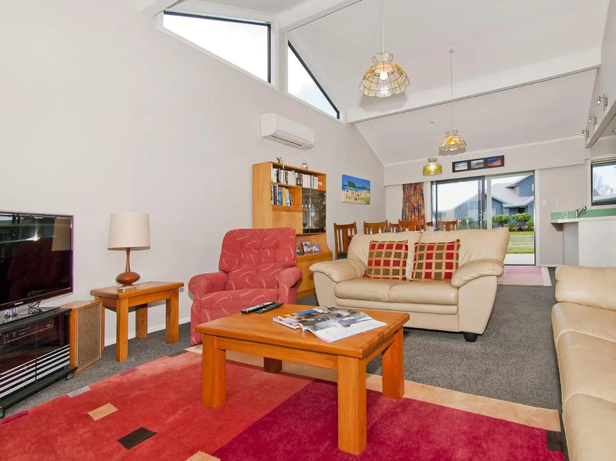 Property building in Sea Breeze - Whangamata Holiday Home
