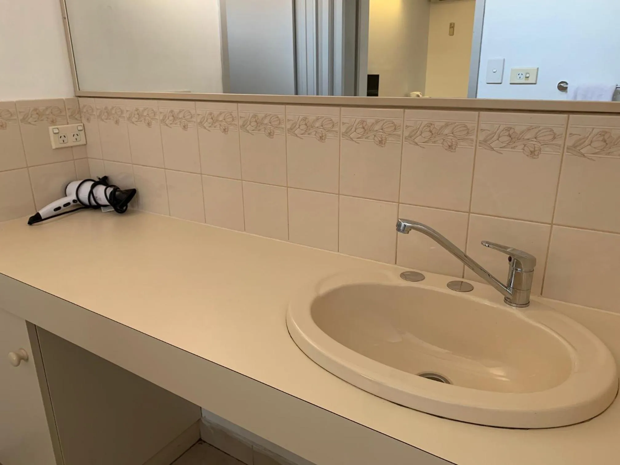 Beaconsfield Lodge Motel